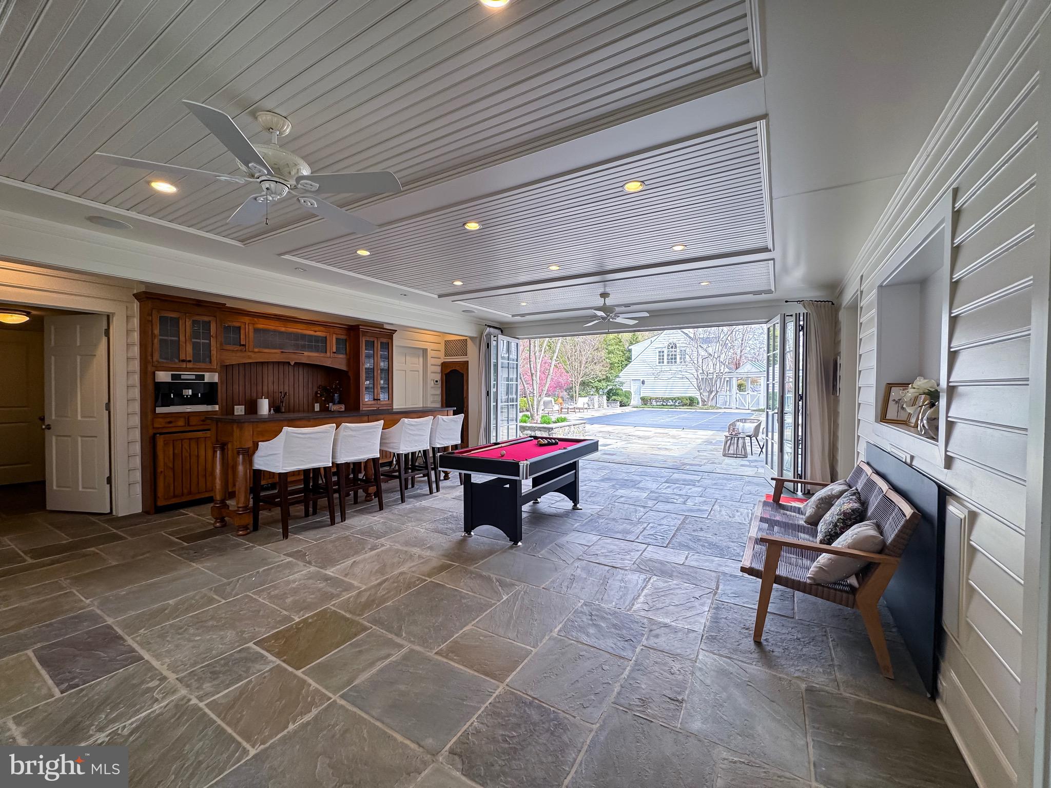 POTOMAC OUTSIDE - Residential