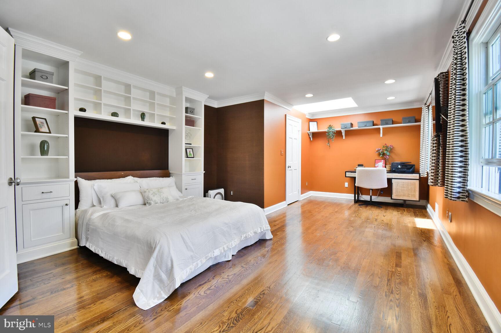 POTOMAC OUTSIDE - Residential