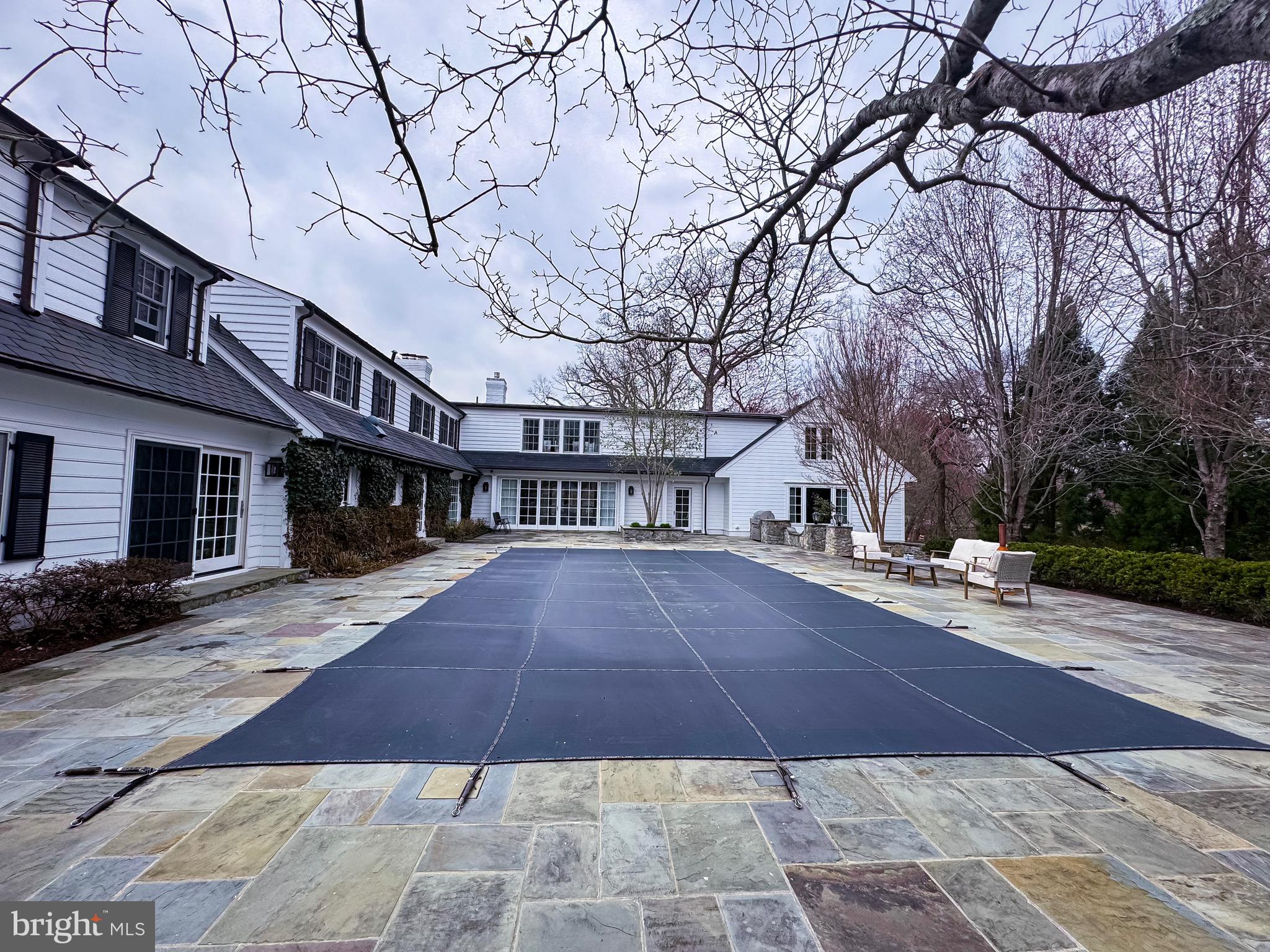 POTOMAC OUTSIDE - Residential