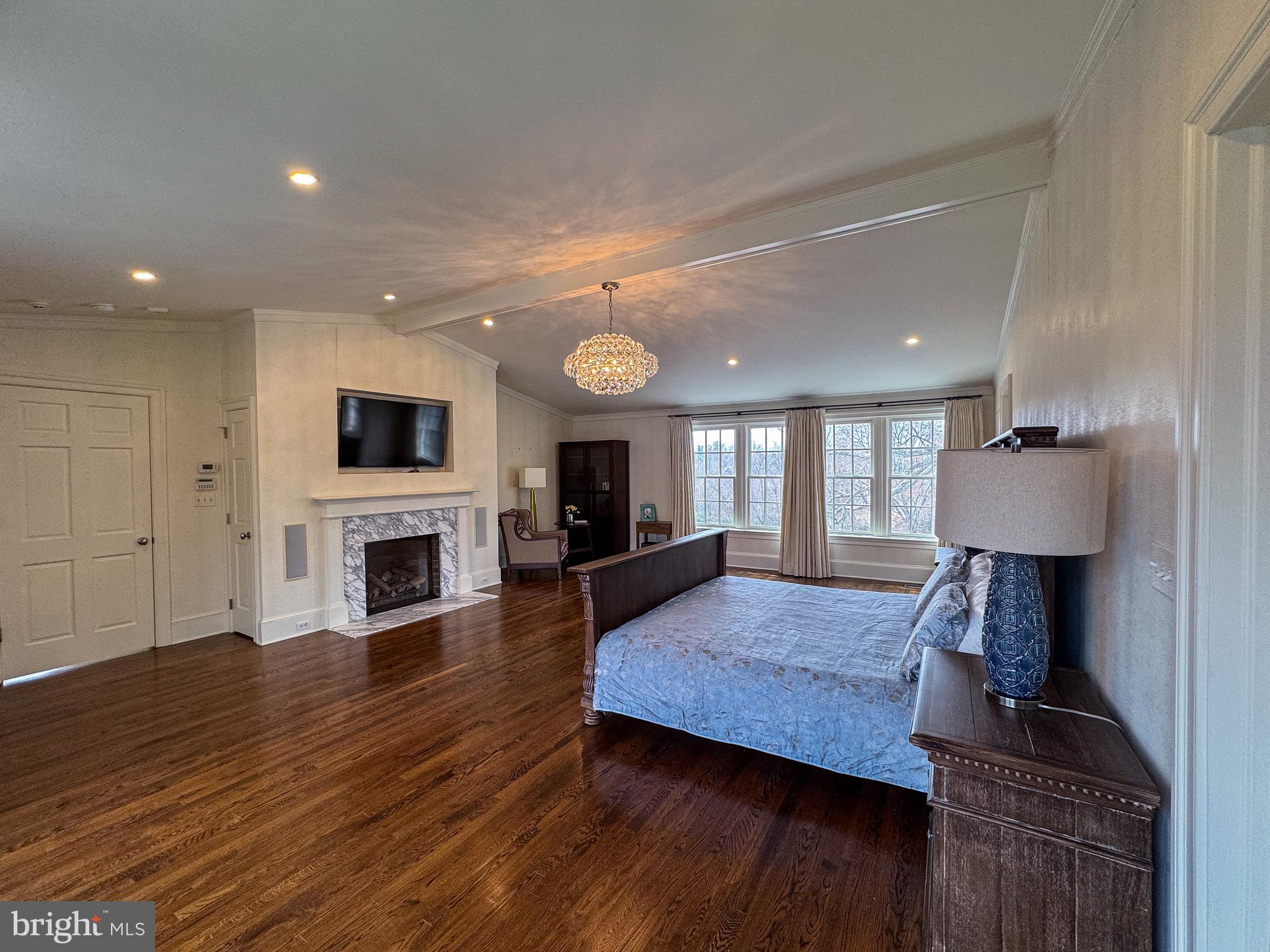 POTOMAC OUTSIDE - Residential