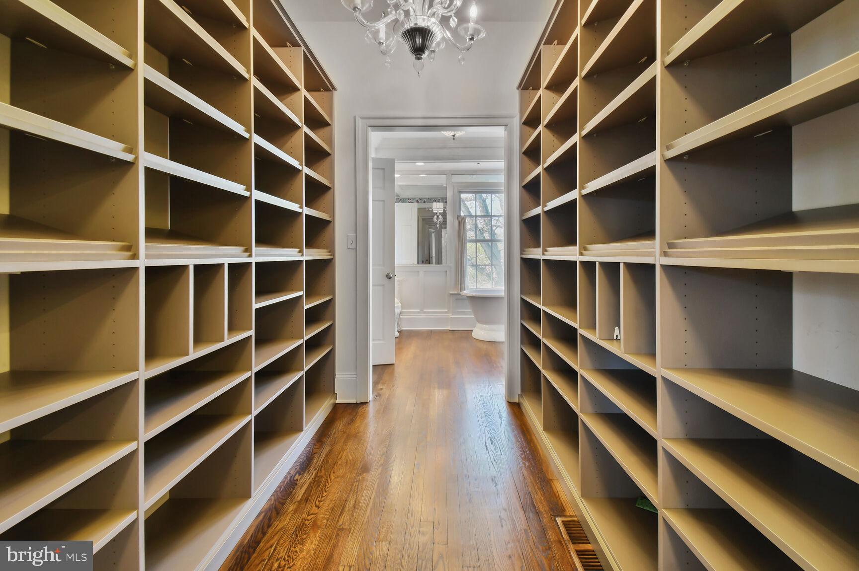 POTOMAC OUTSIDE - Residential