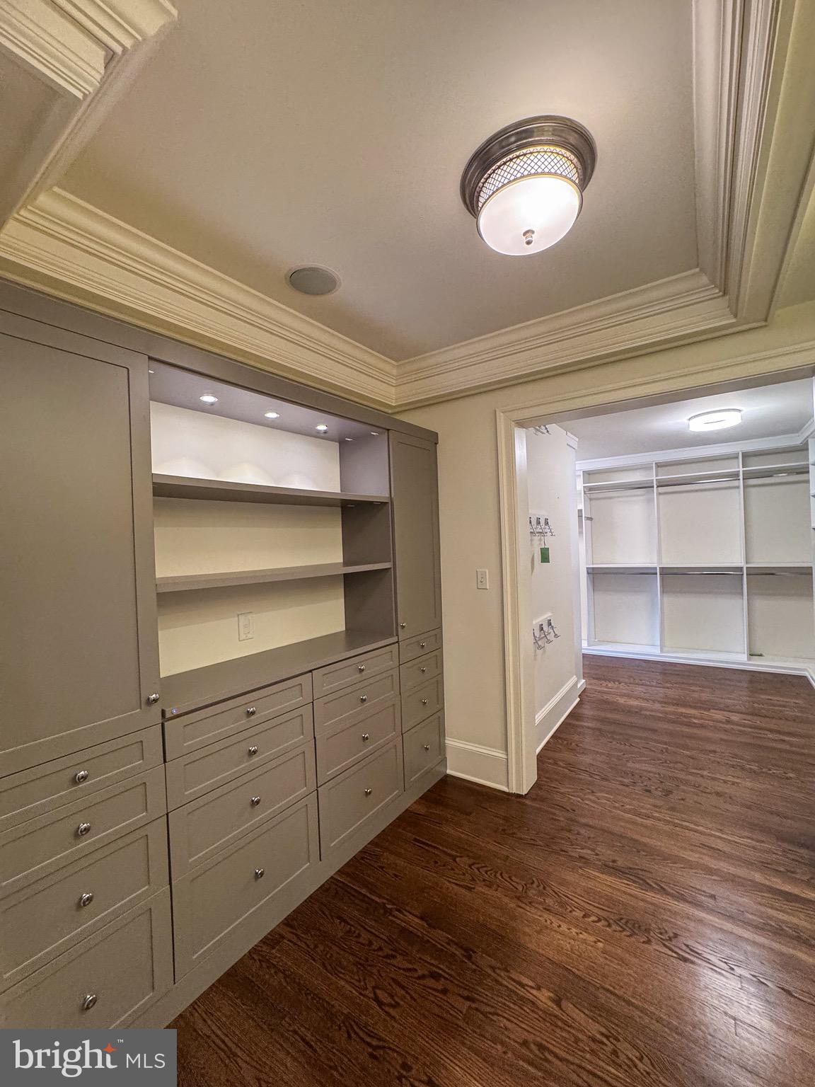 POTOMAC OUTSIDE - Residential