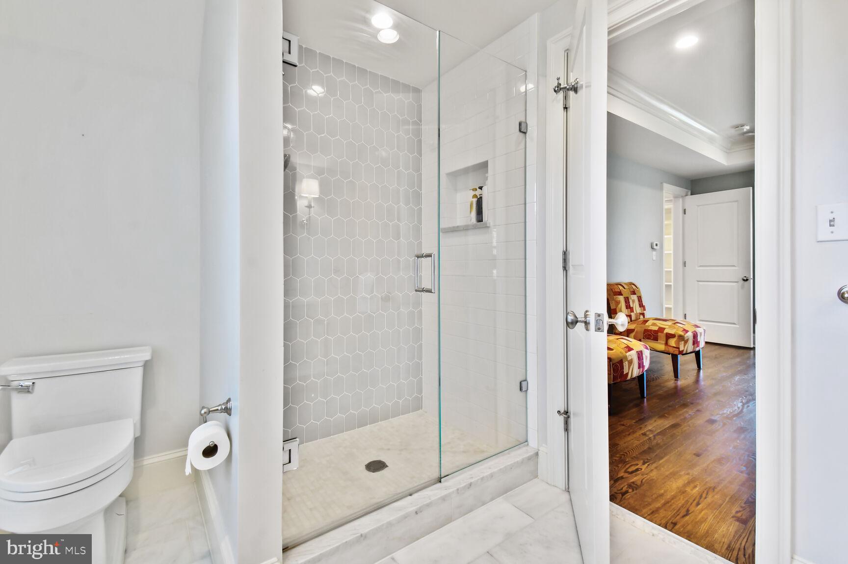 POTOMAC OUTSIDE - Residential