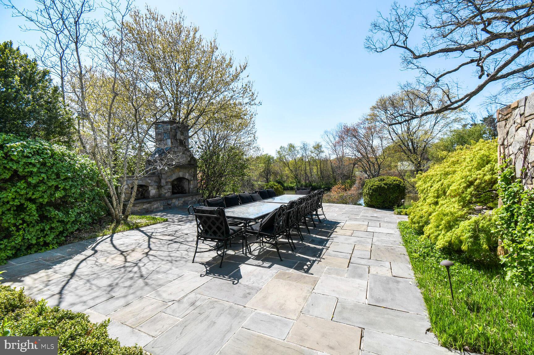 POTOMAC OUTSIDE - Residential