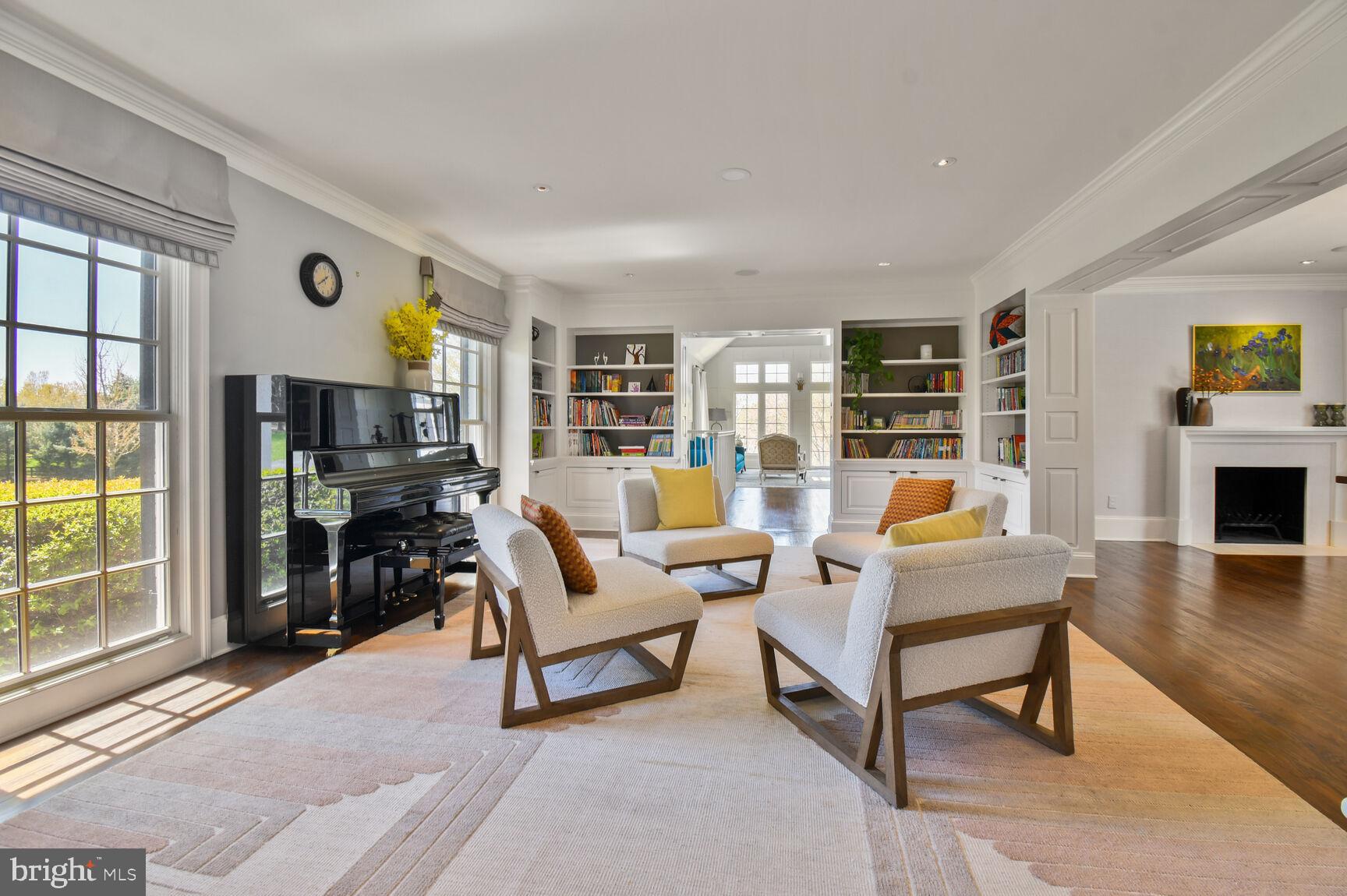 POTOMAC OUTSIDE - Residential