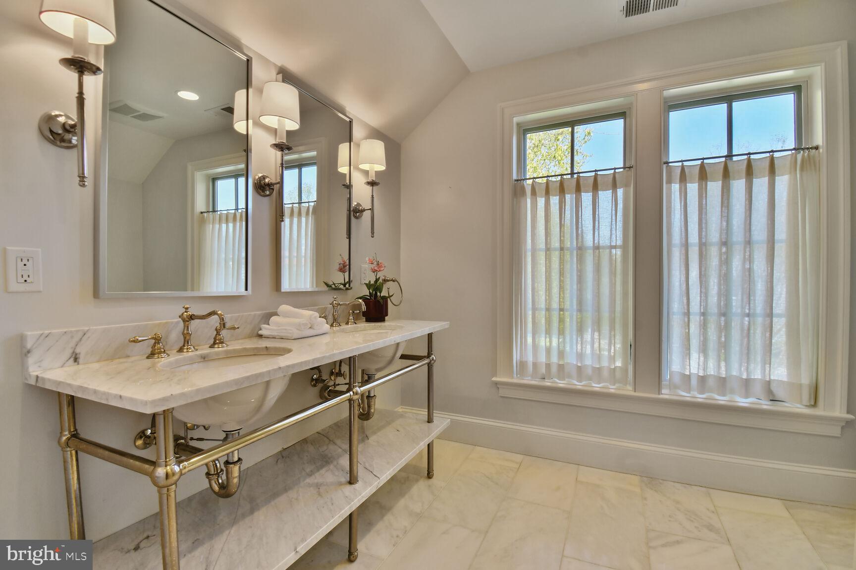 POTOMAC OUTSIDE - Residential