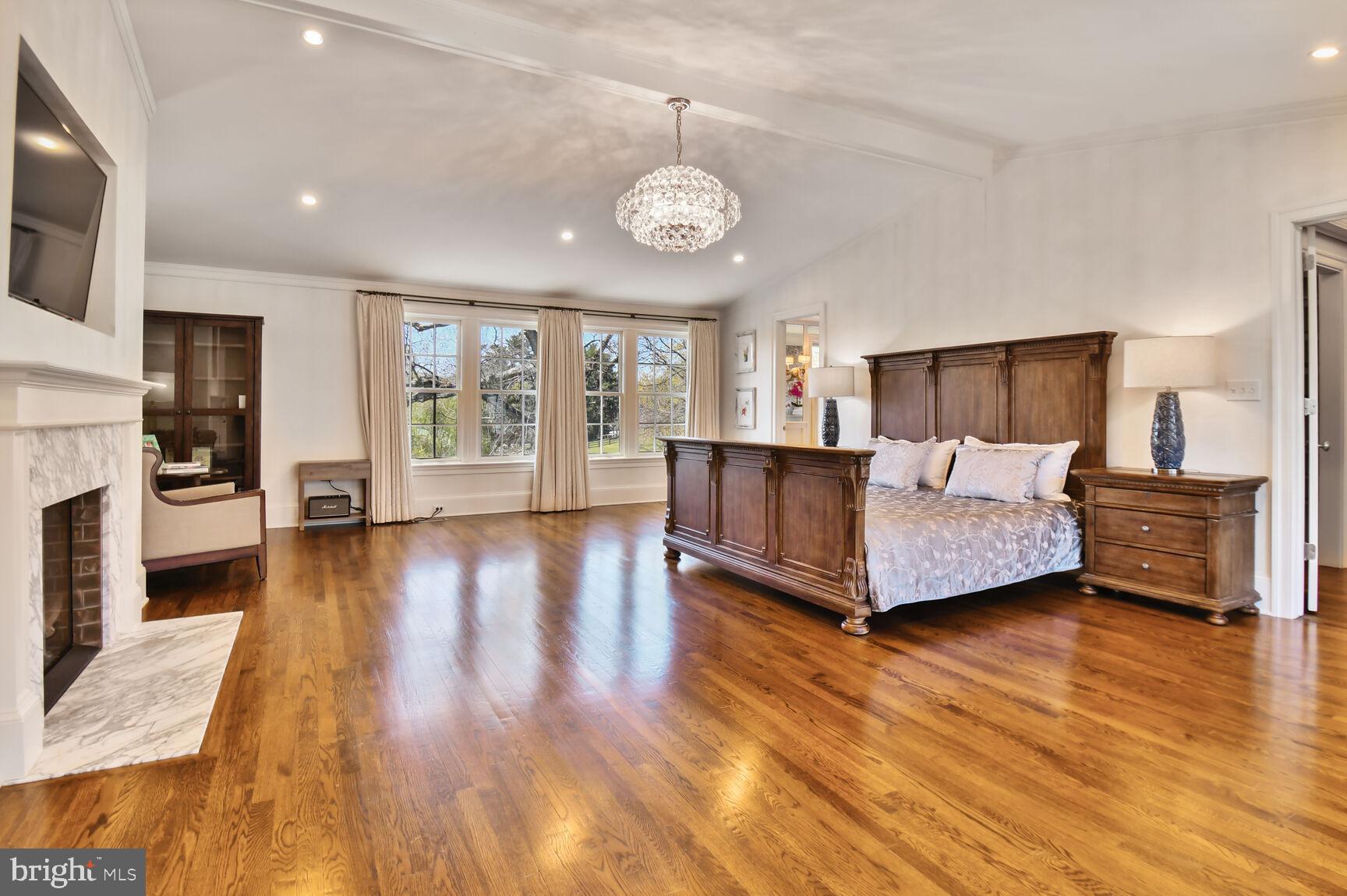 POTOMAC OUTSIDE - Residential