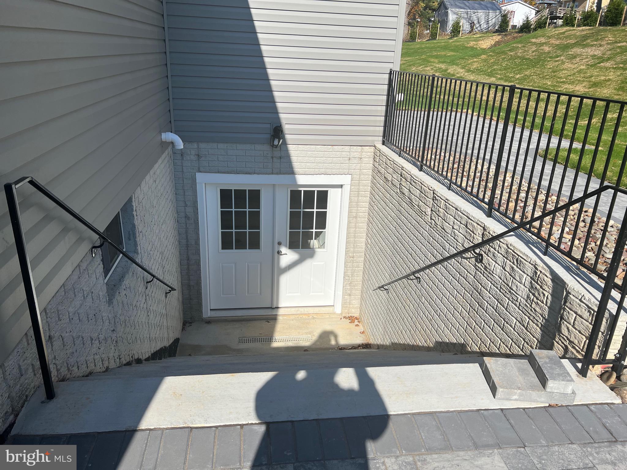 WATERS EDGE - Residential