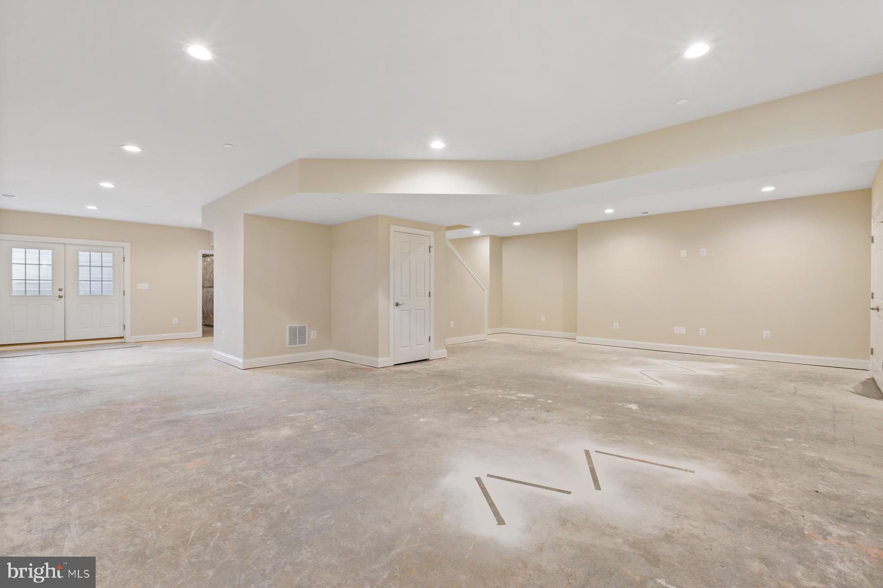 WATERS EDGE - Residential