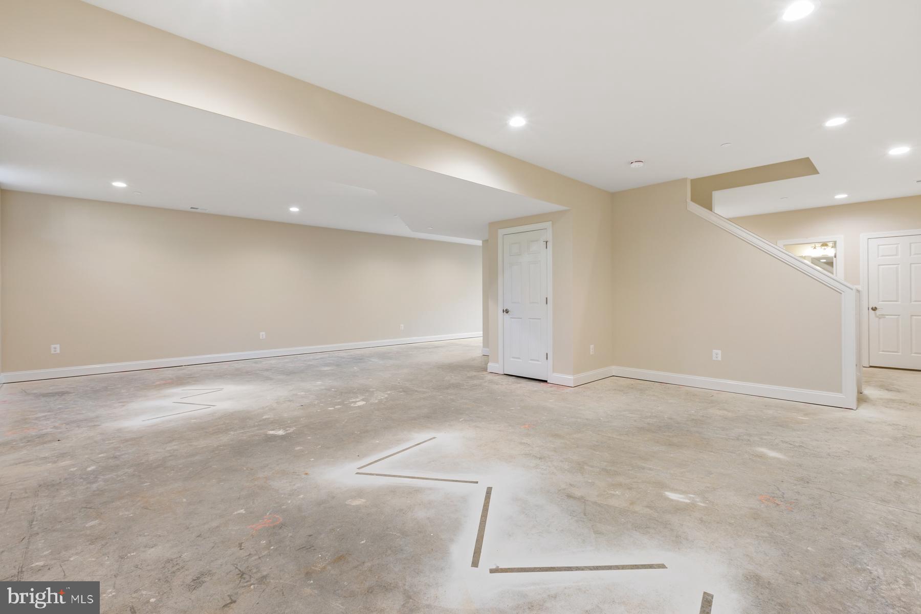 WATERS EDGE - Residential