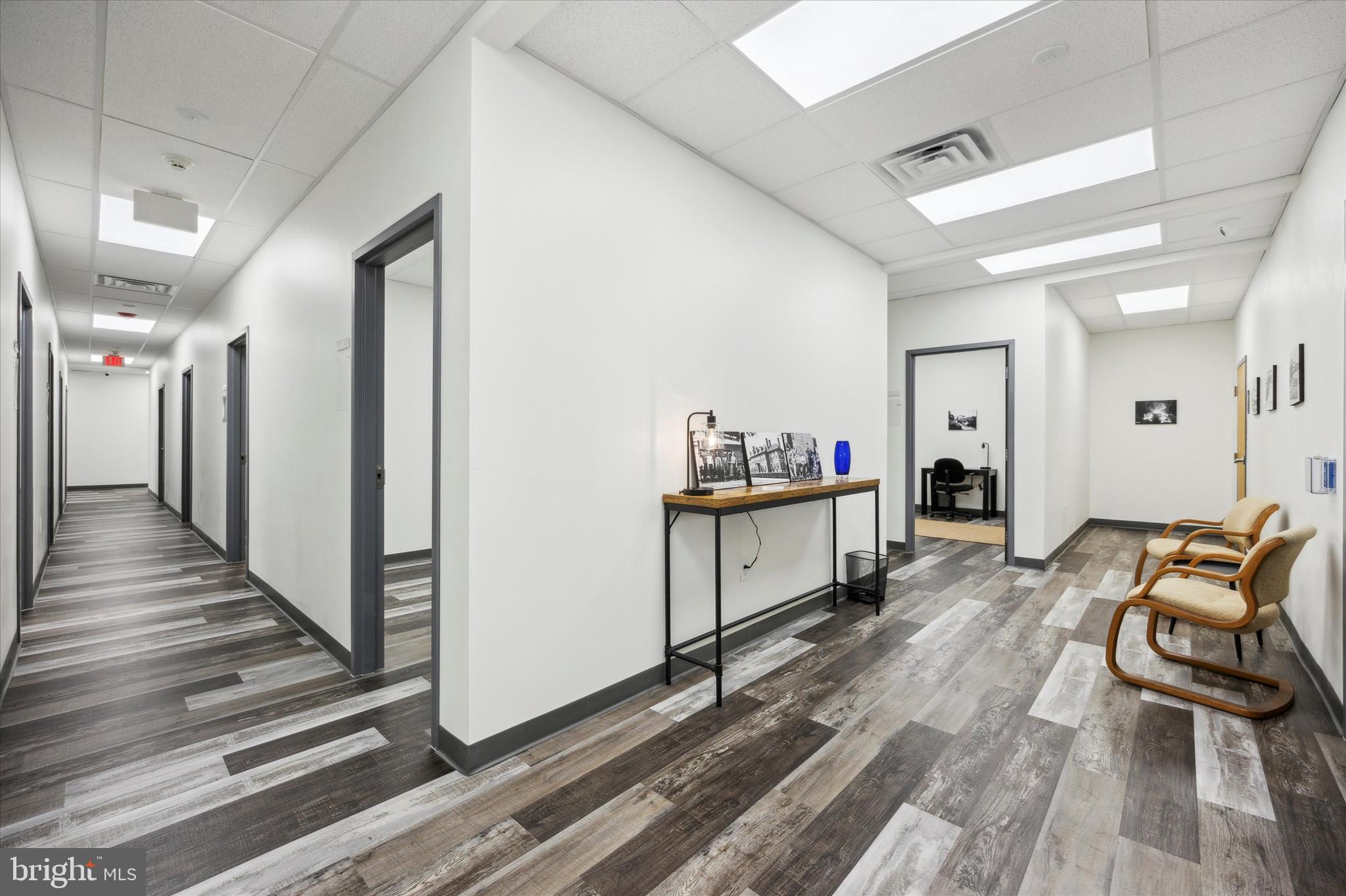 256 E LINCOLN HIGHWAY