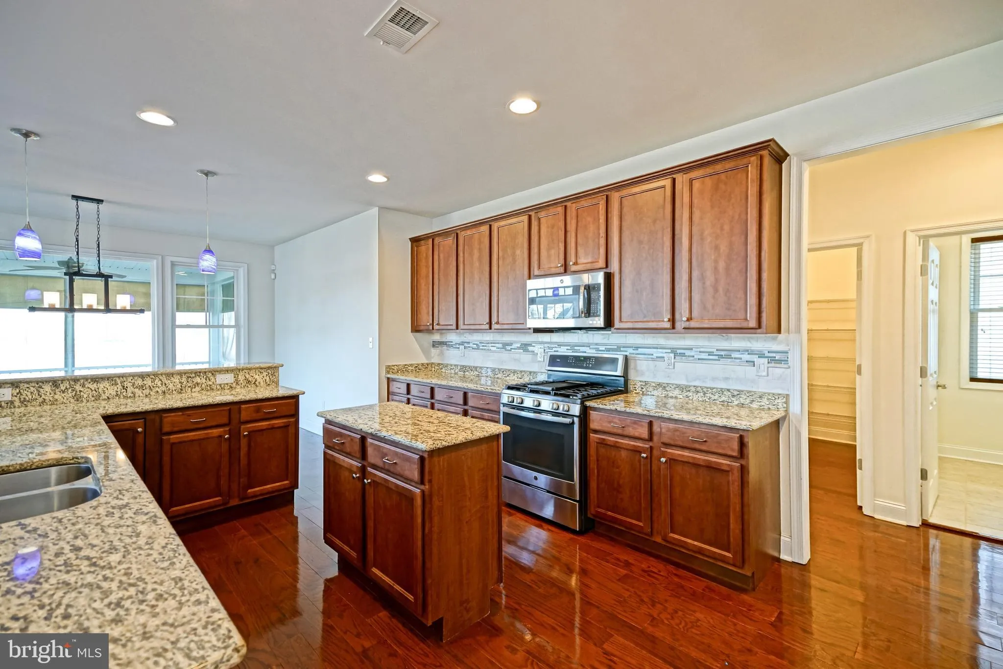 Rehoboth Beach, Delaware 19971, United States, 4 Bedrooms Bedrooms, ,4 BathroomsBathrooms,Residential,Pending,80935