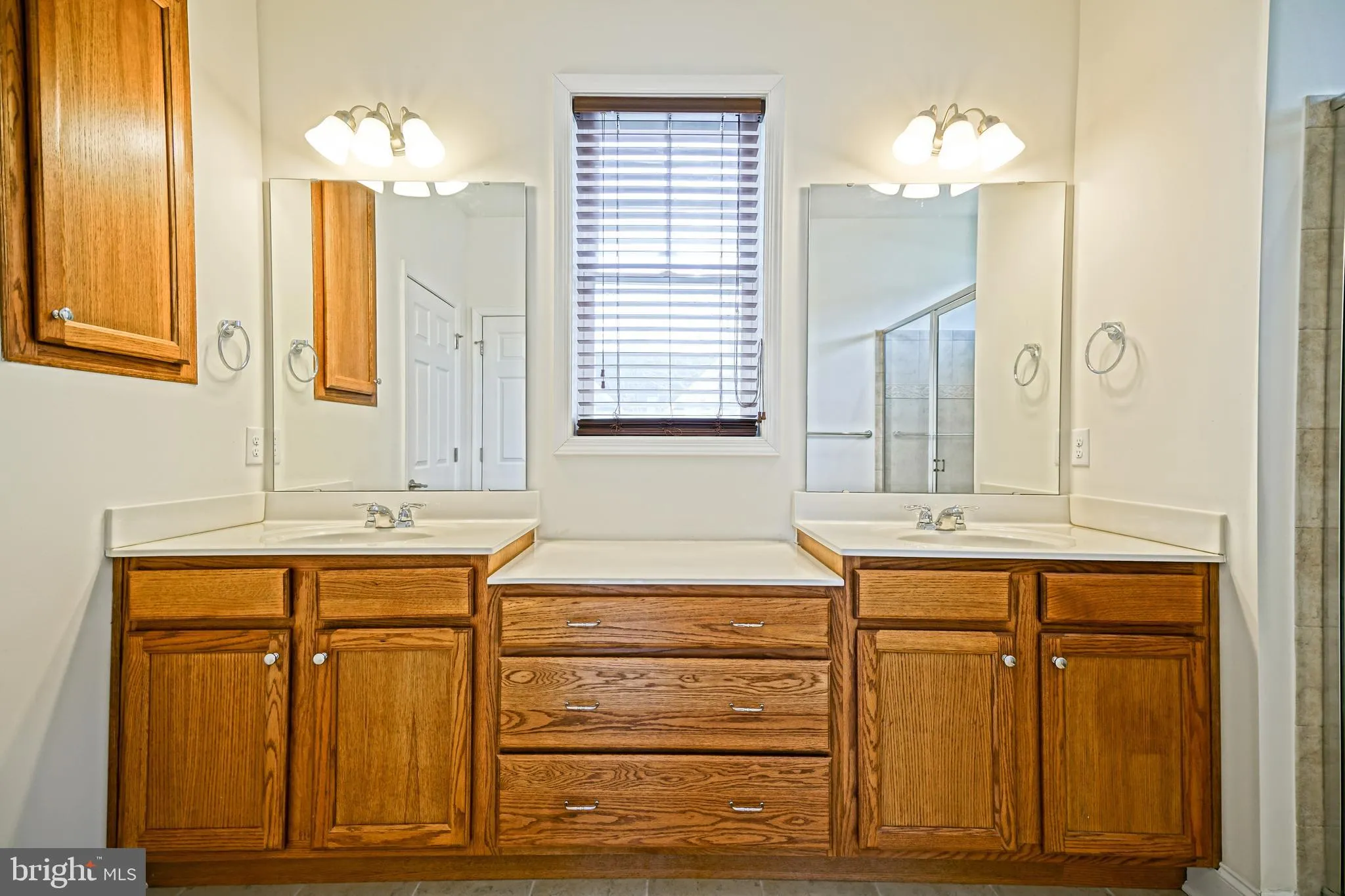 Rehoboth Beach, Delaware 19971, United States, 4 Bedrooms Bedrooms, ,4 BathroomsBathrooms,Residential,Pending,80935