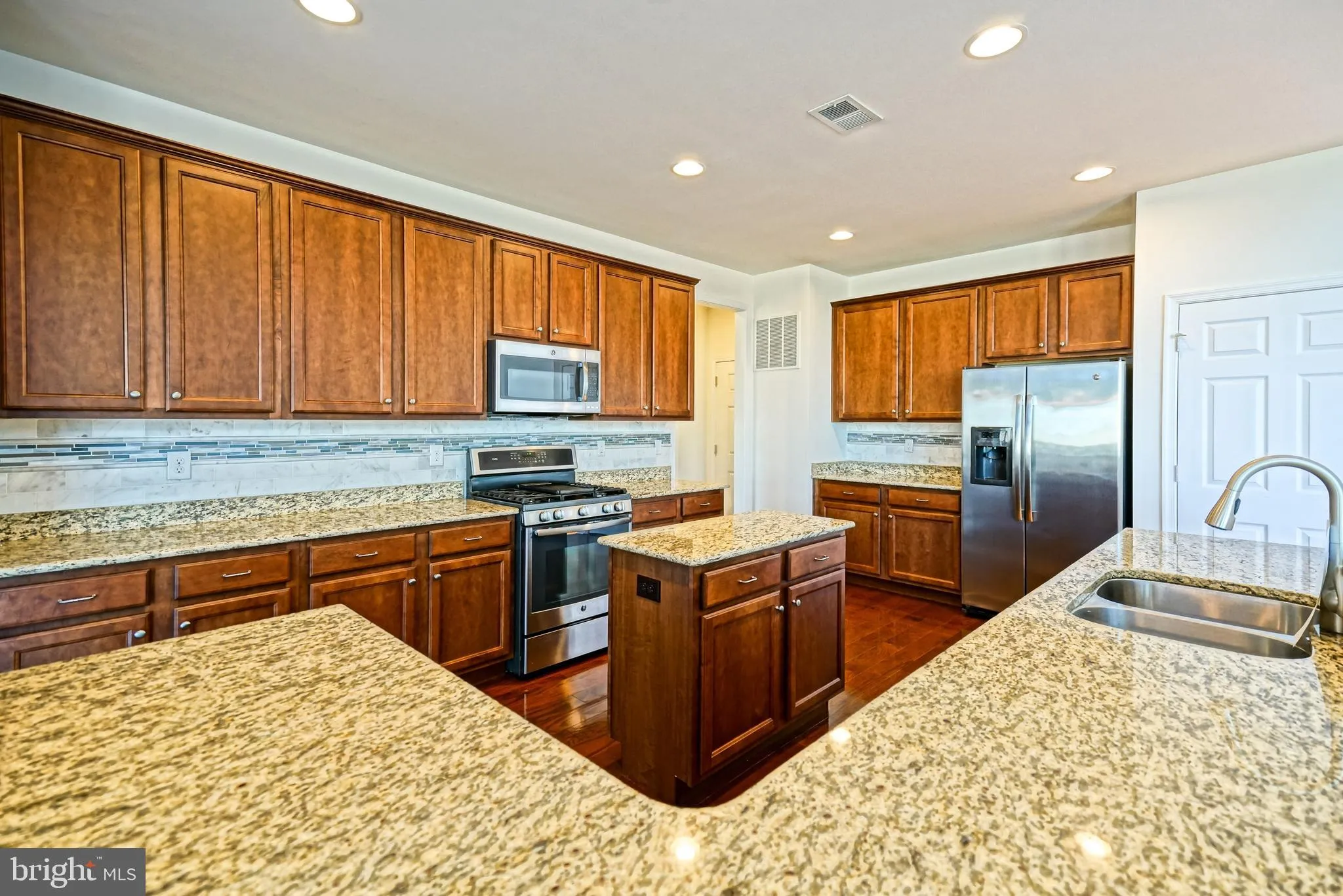 Rehoboth Beach, Delaware 19971, United States, 4 Bedrooms Bedrooms, ,4 BathroomsBathrooms,Residential,Pending,80935