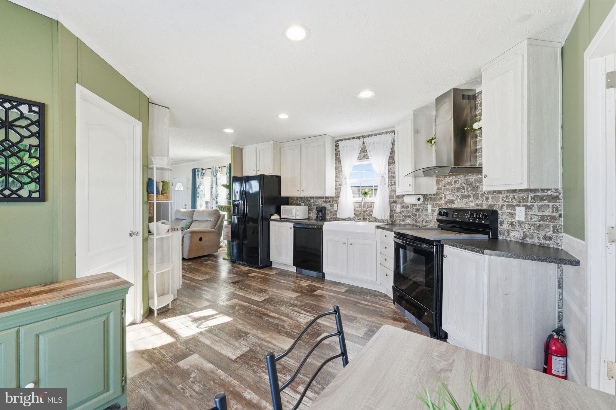 MURRAY MANOR II - Residential