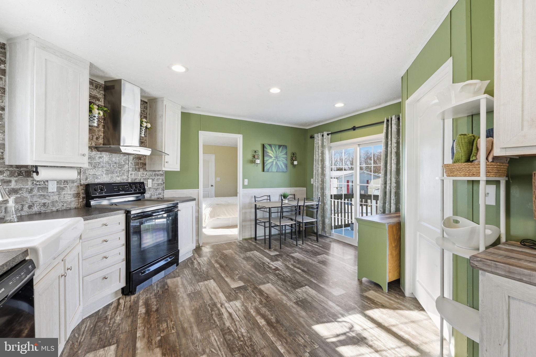 MURRAY MANOR II - Residential