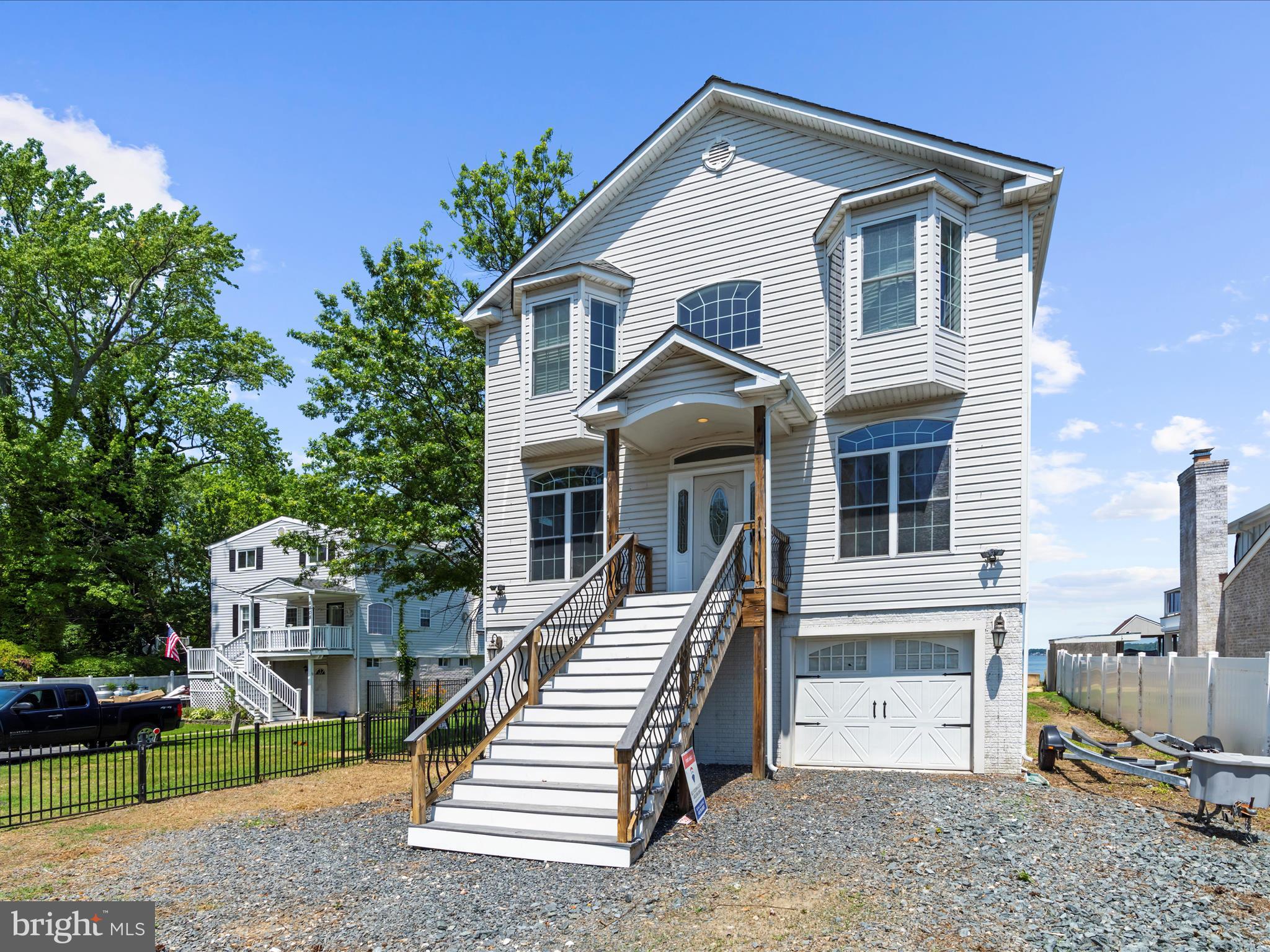 8810 HINTON