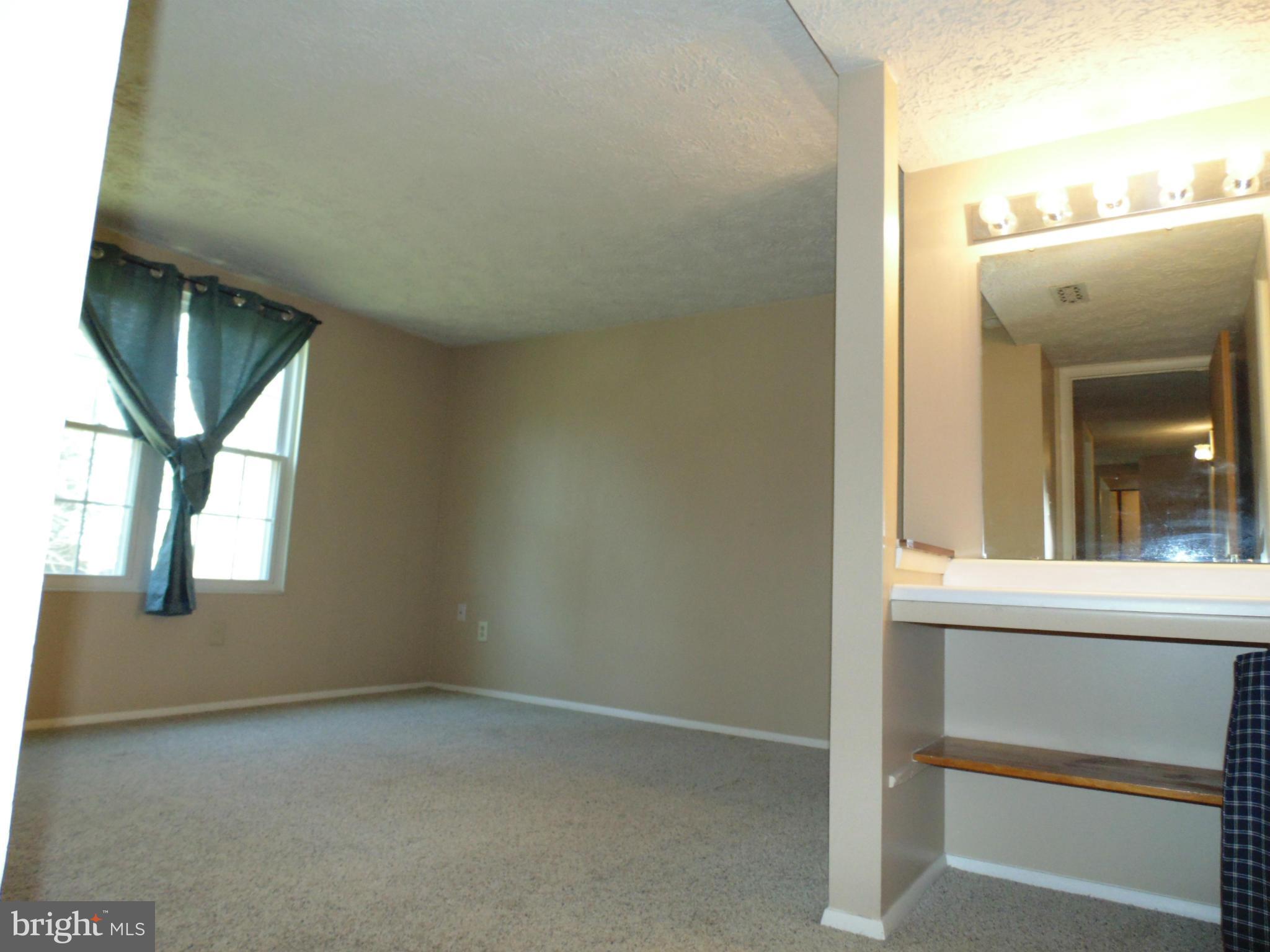 CHESTERFIELD GARDEN CONDOMINIUM - Residential Lease