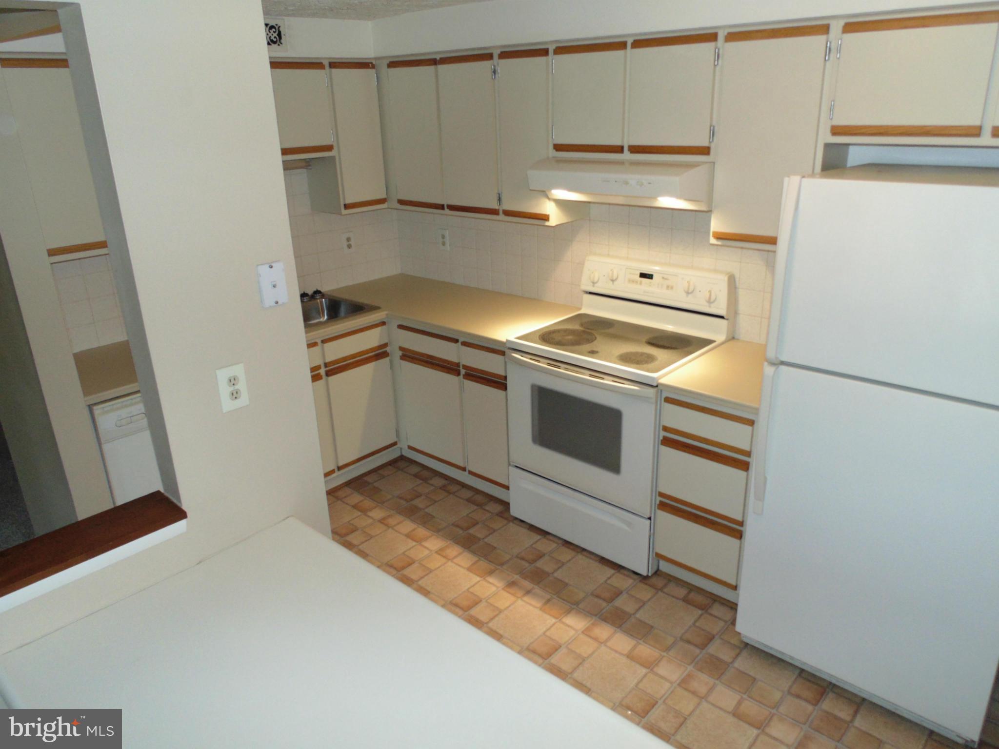 CHESTERFIELD GARDEN CONDOMINIUM - Residential Lease