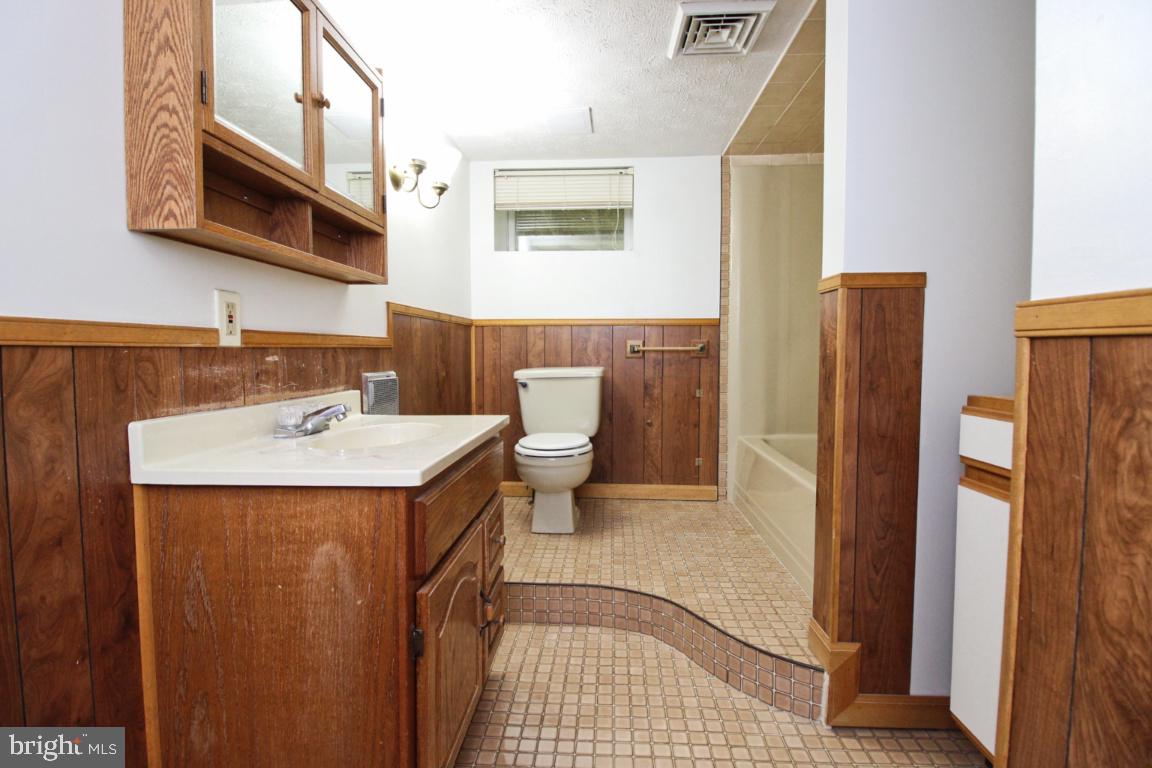 WINFIELD HEIGHTS - Residential