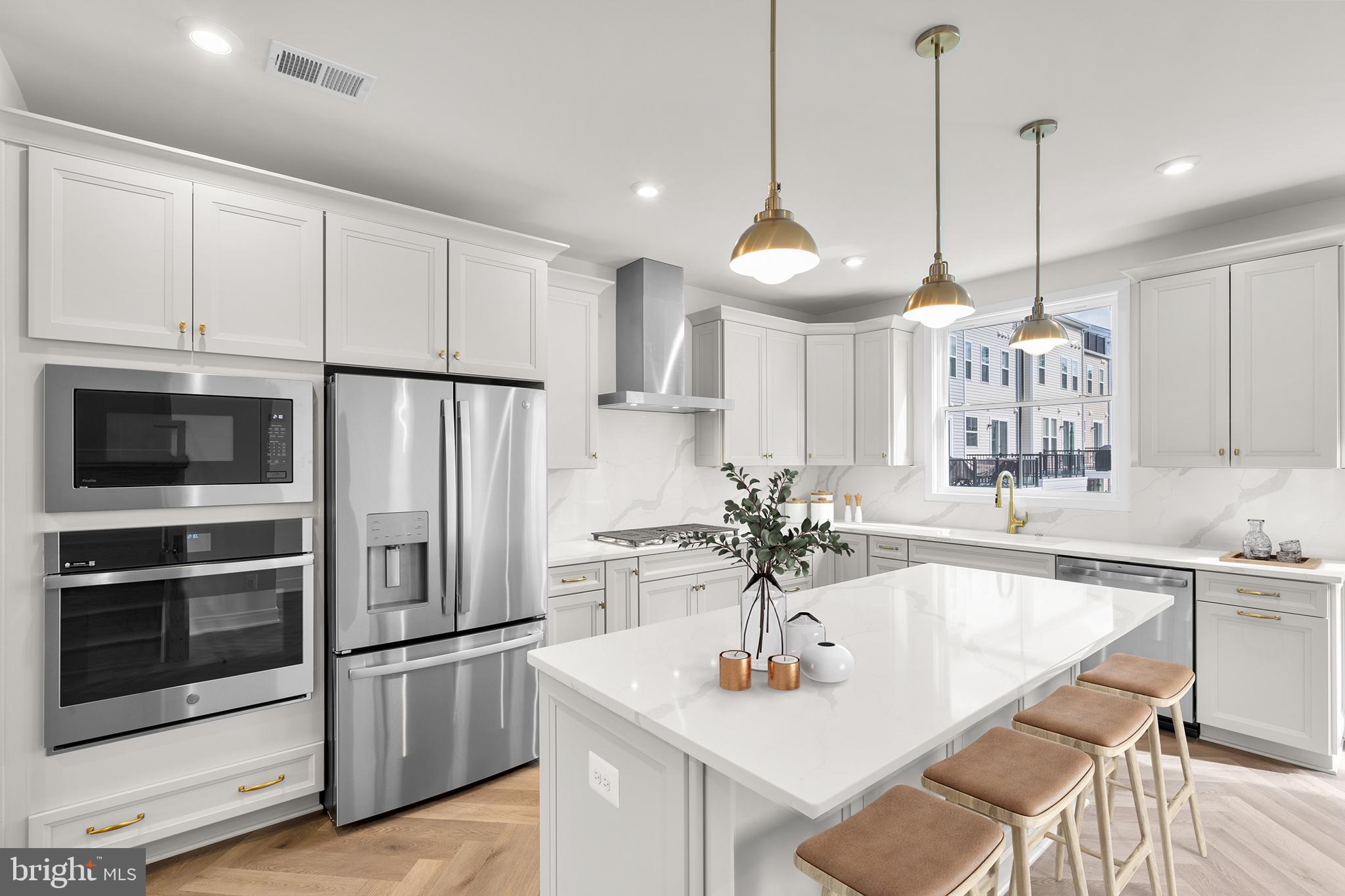 42123 PICASSO SQUARE