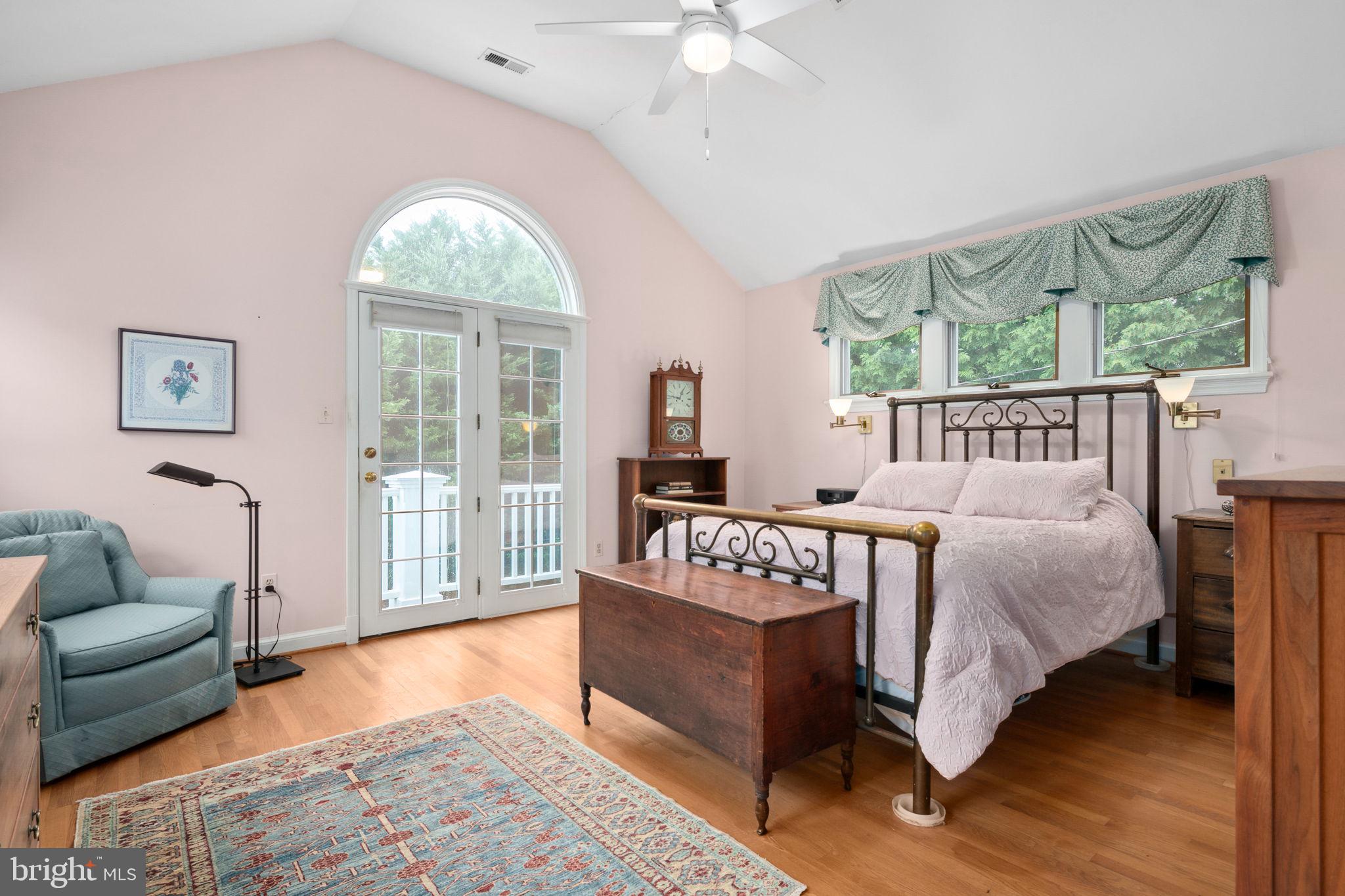 LYON VILLAGE - Residential