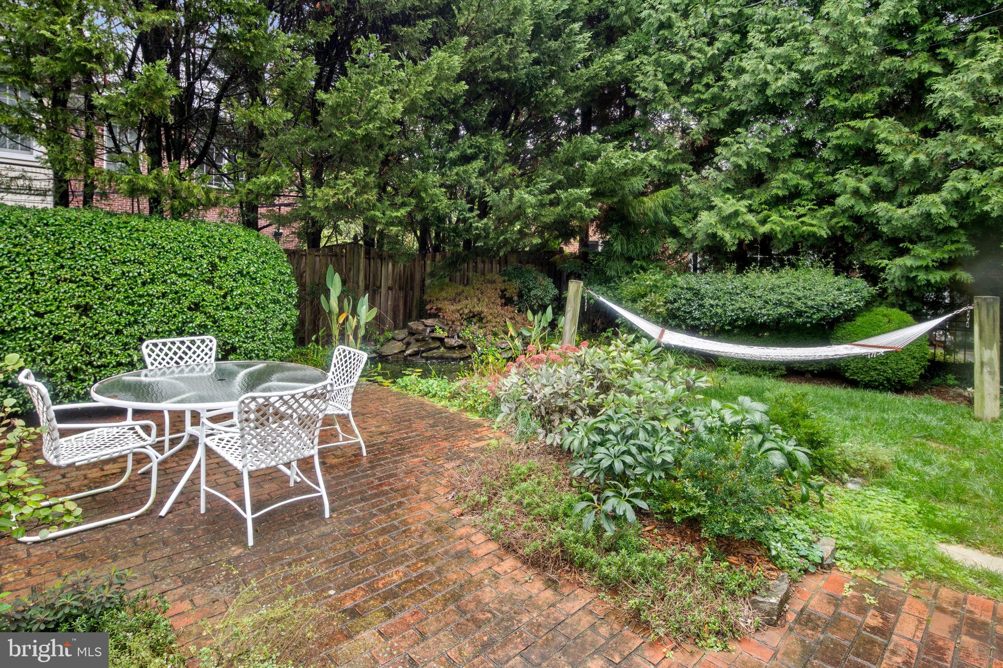 LYON VILLAGE - Residential