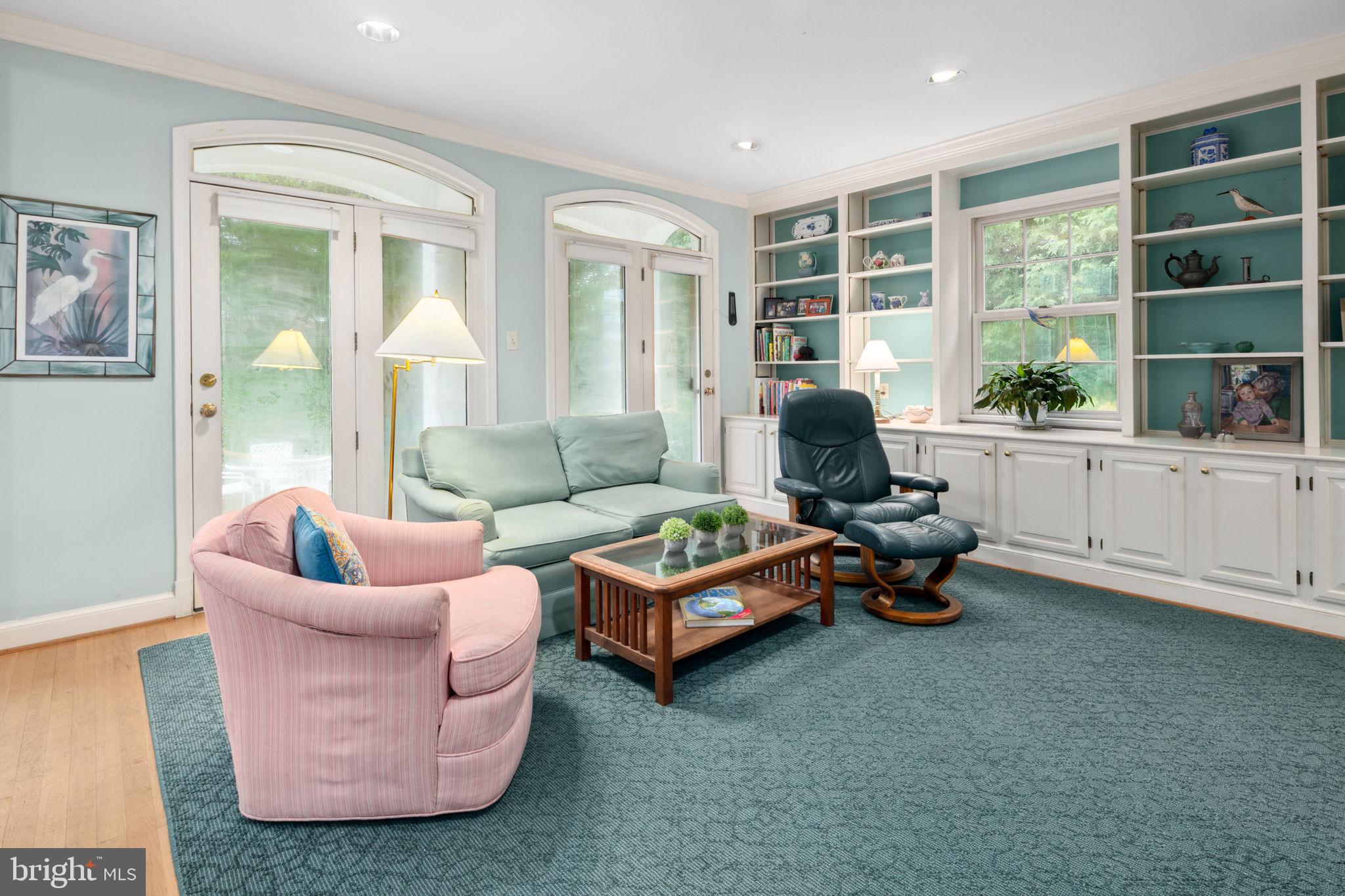 LYON VILLAGE - Residential