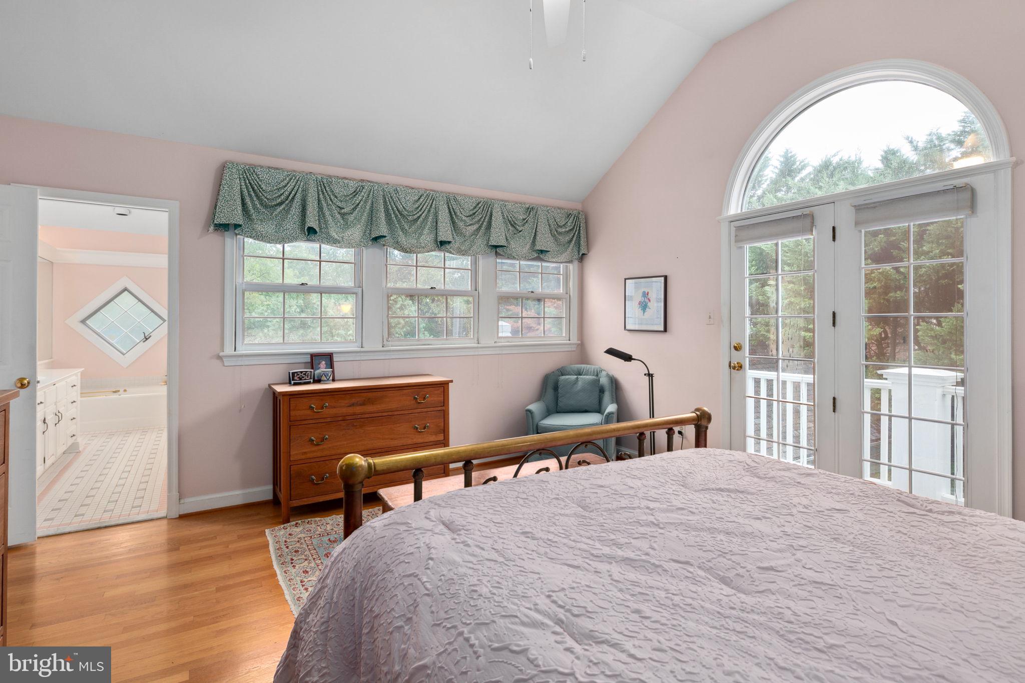 LYON VILLAGE - Residential