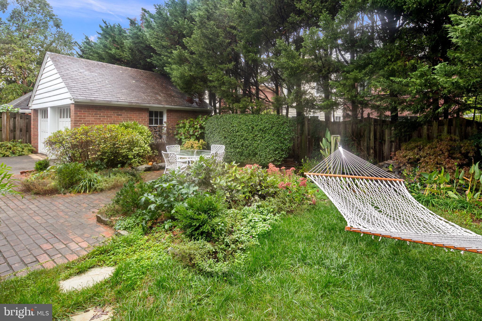 LYON VILLAGE - Residential