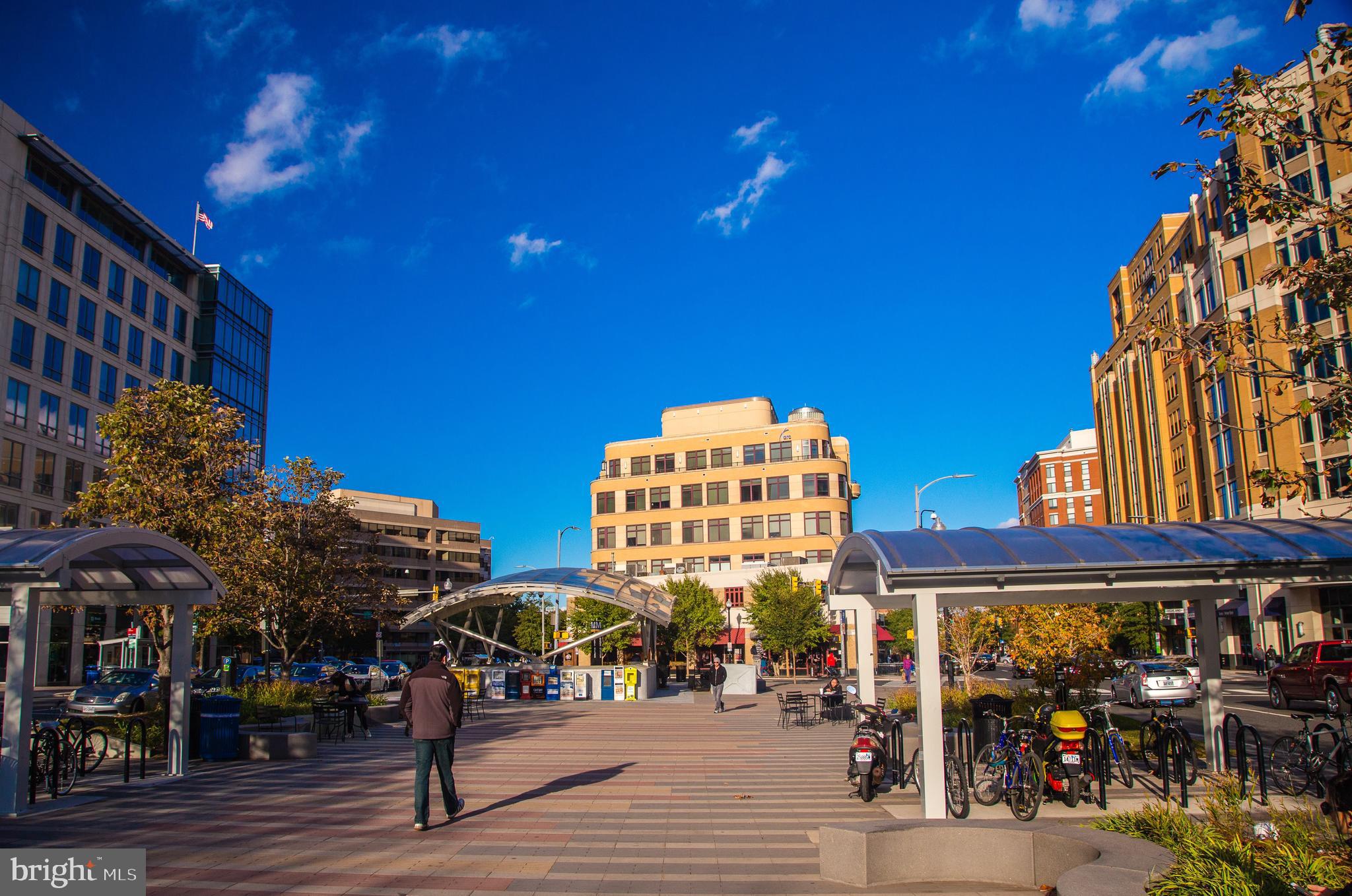 LYON VILLAGE - Residential