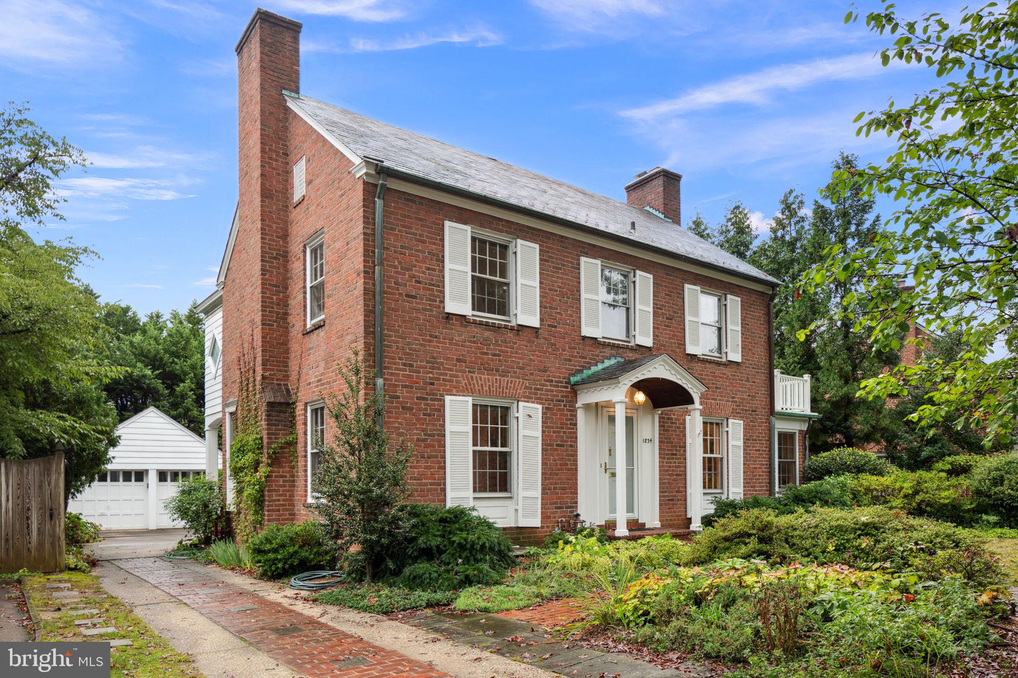 LYON VILLAGE - Residential