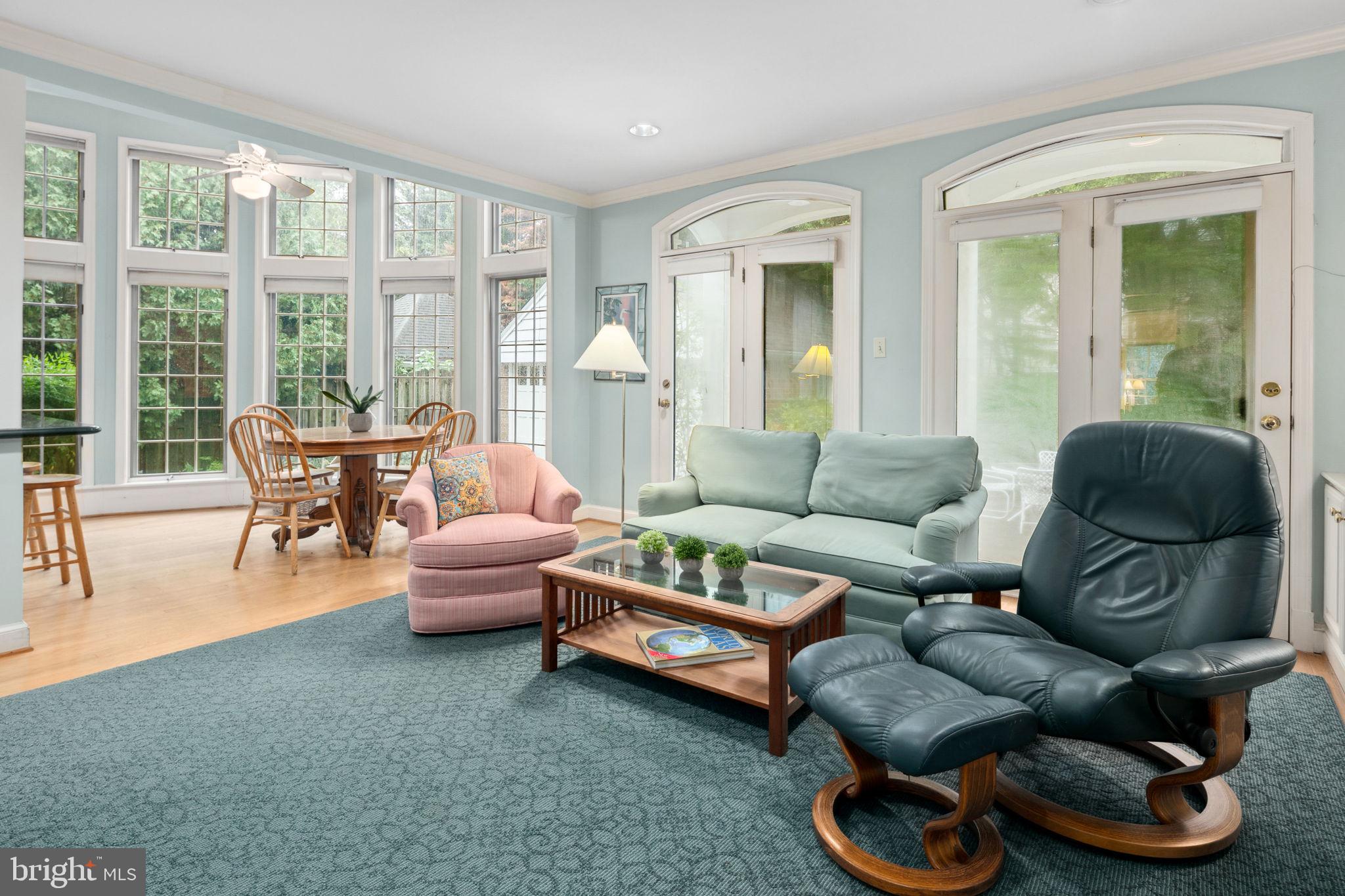 LYON VILLAGE - Residential