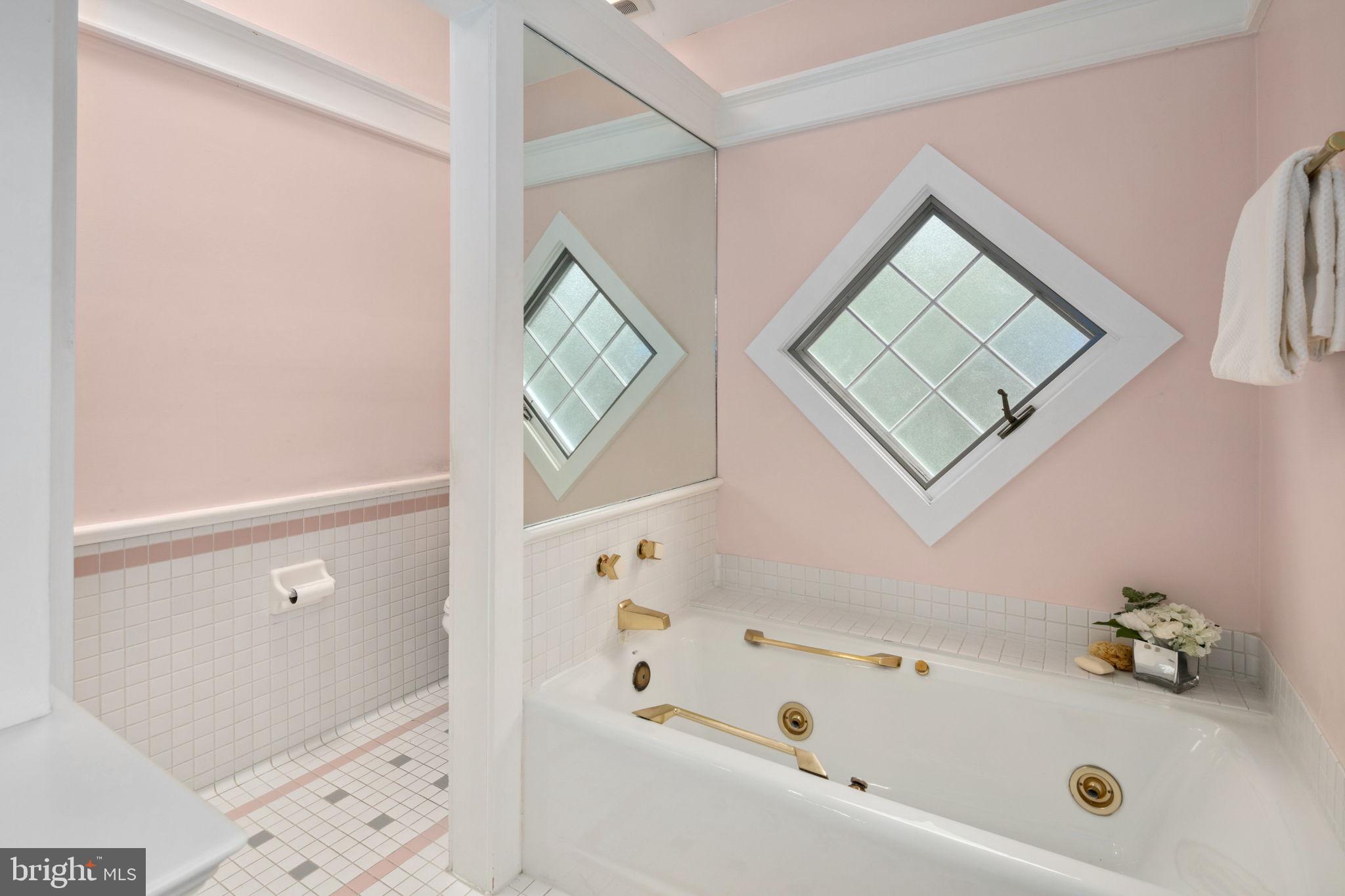 LYON VILLAGE - Residential