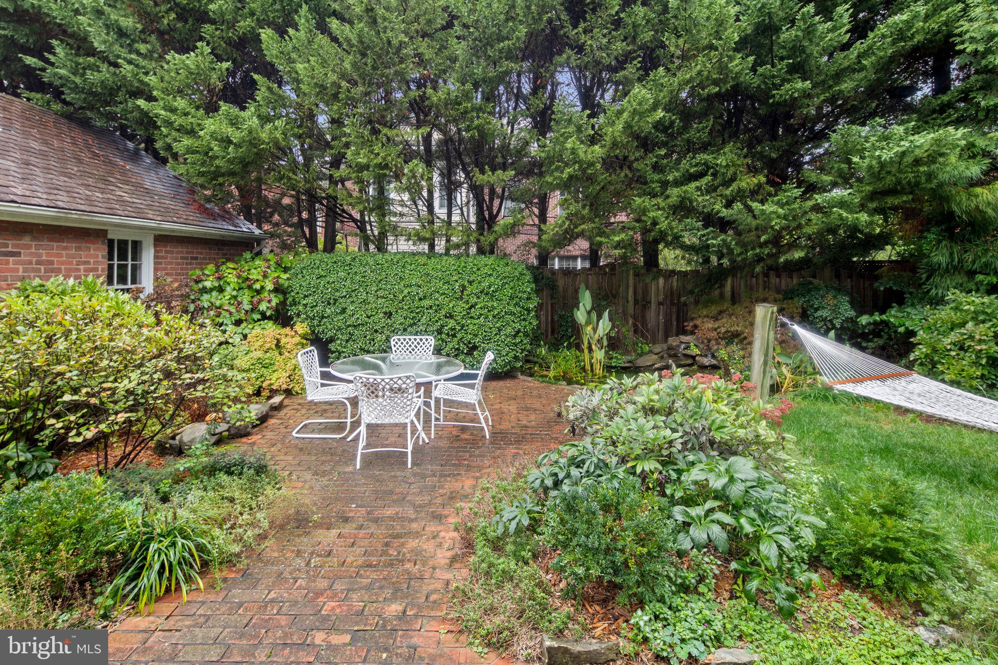 LYON VILLAGE - Residential