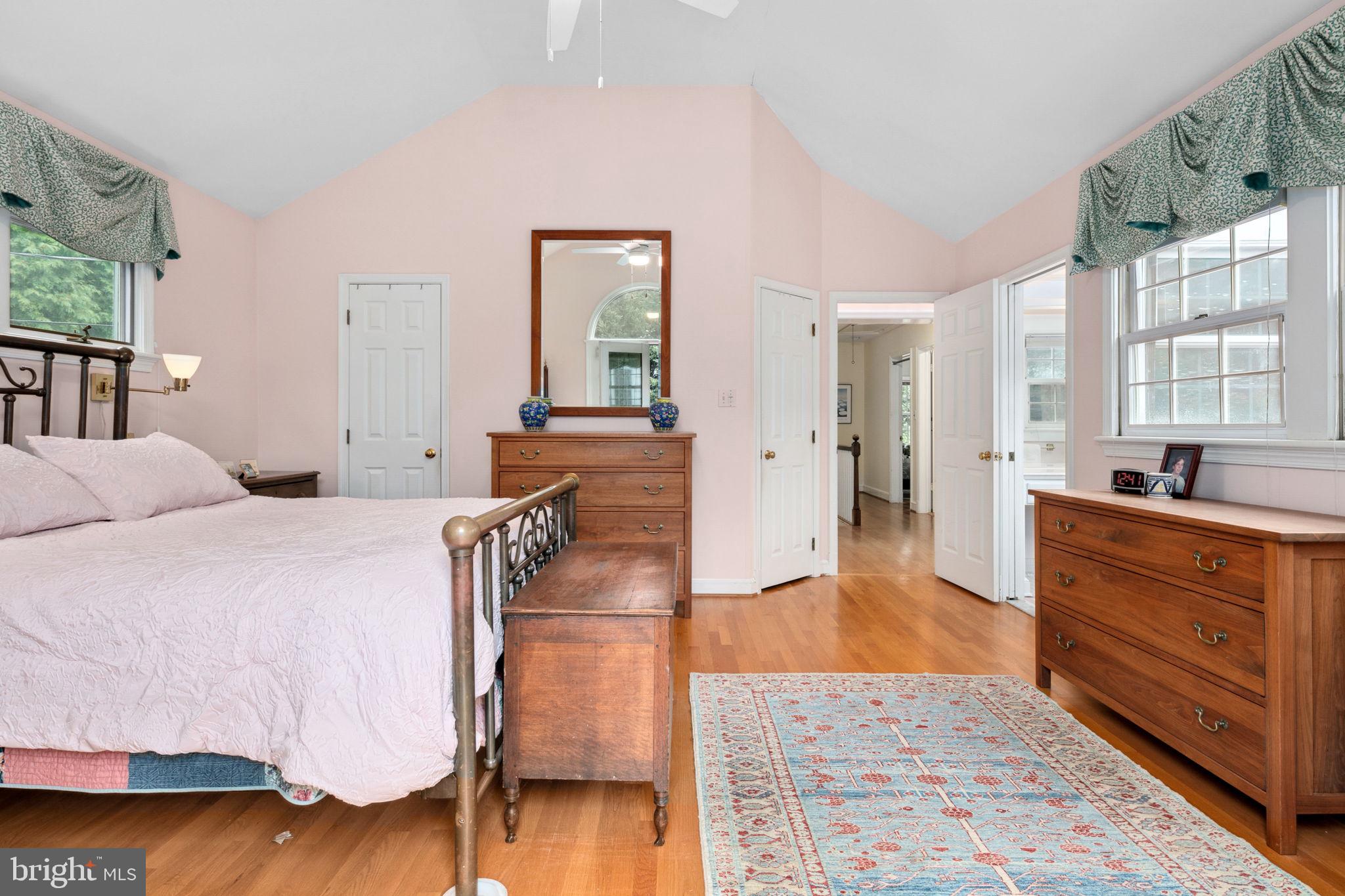 LYON VILLAGE - Residential