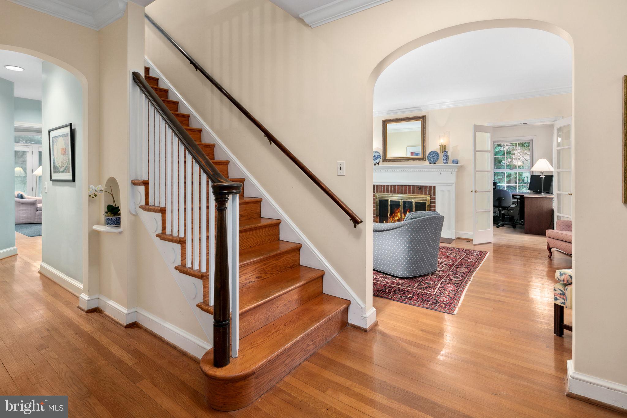 LYON VILLAGE - Residential