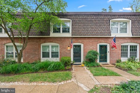 8210 CARRLEIGH PARKWAY 6 SPRINGFIELD VA 22152