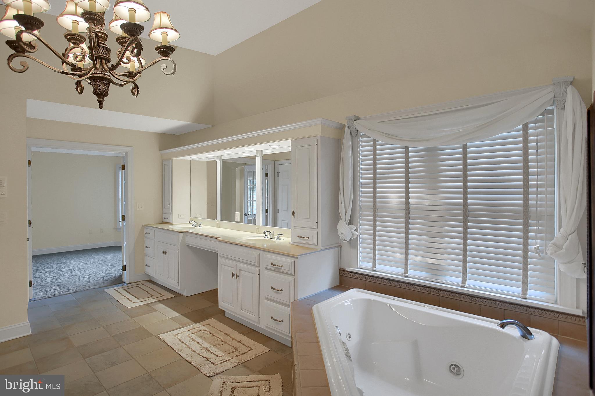 GREEN LANE MANOR - Residential