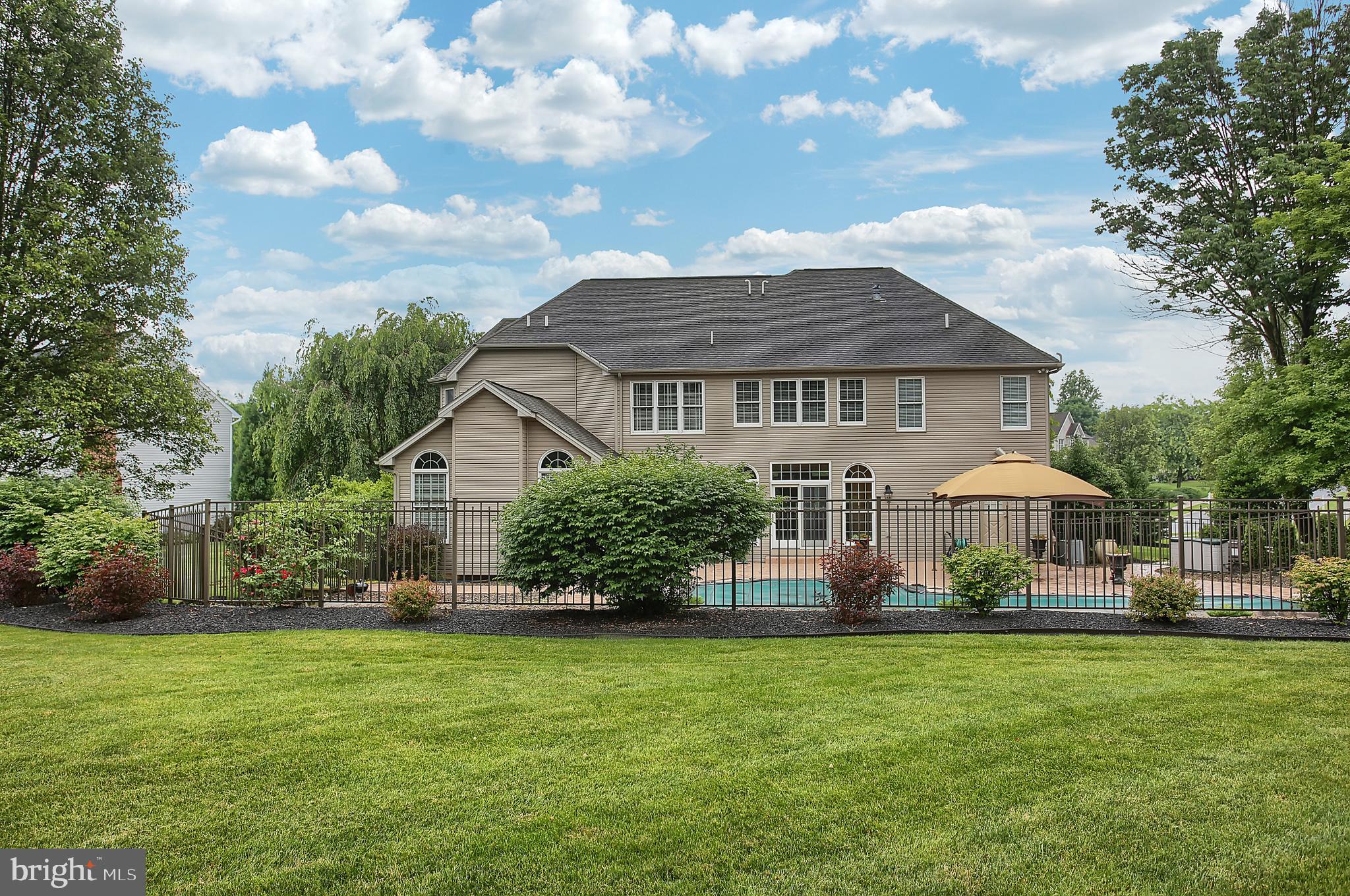 GREEN LANE MANOR - Residential