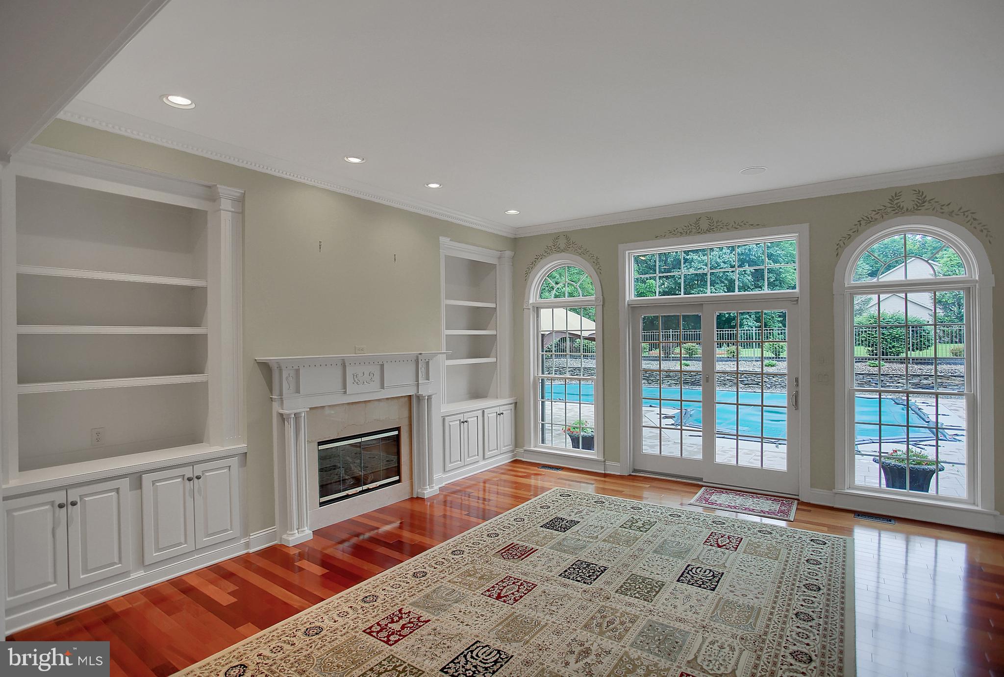 GREEN LANE MANOR - Residential