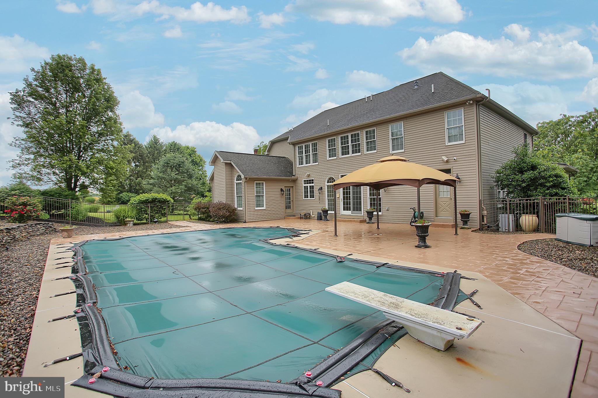 GREEN LANE MANOR - Residential