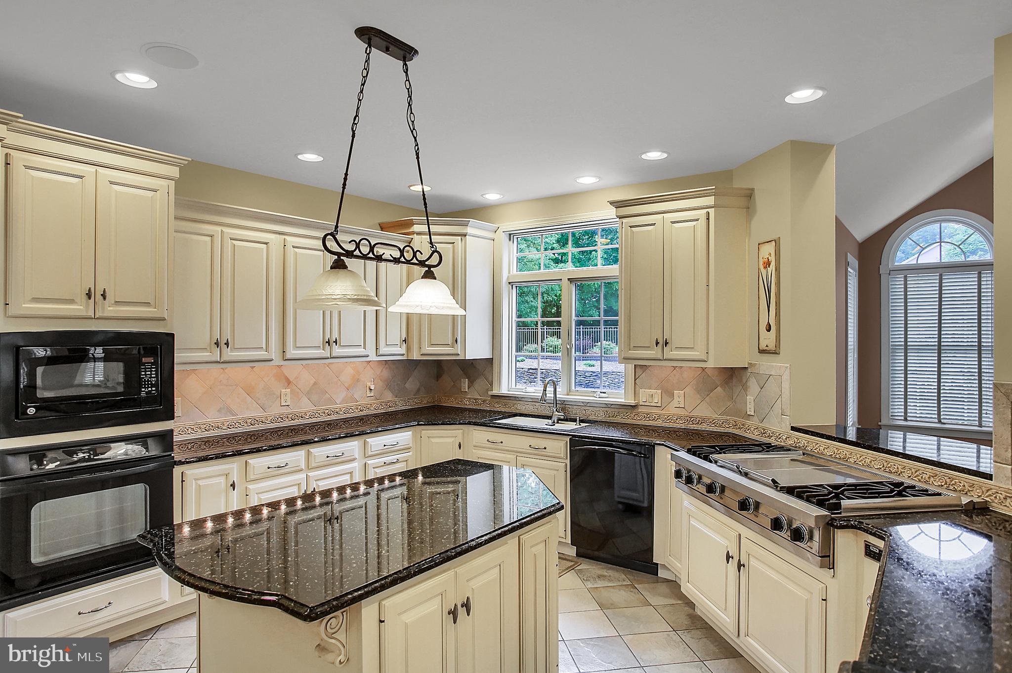 GREEN LANE MANOR - Residential