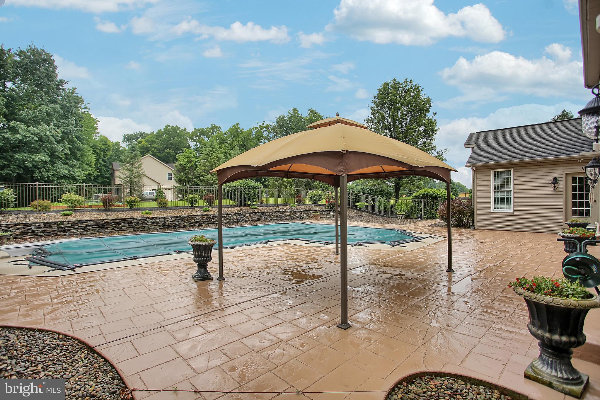 GREEN LANE MANOR - Residential