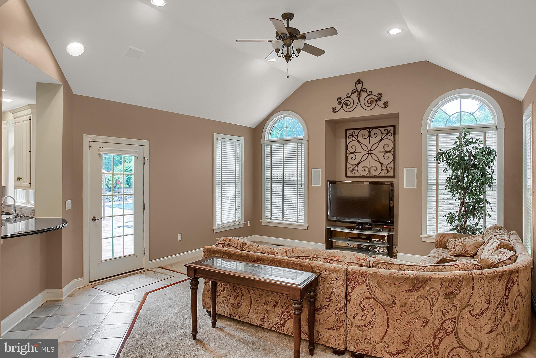 GREEN LANE MANOR - Residential