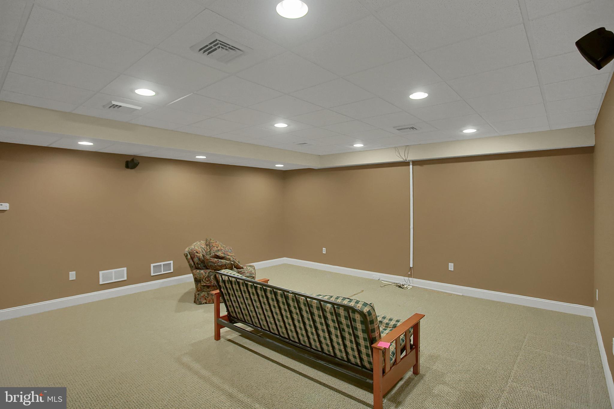 GREEN LANE MANOR - Residential