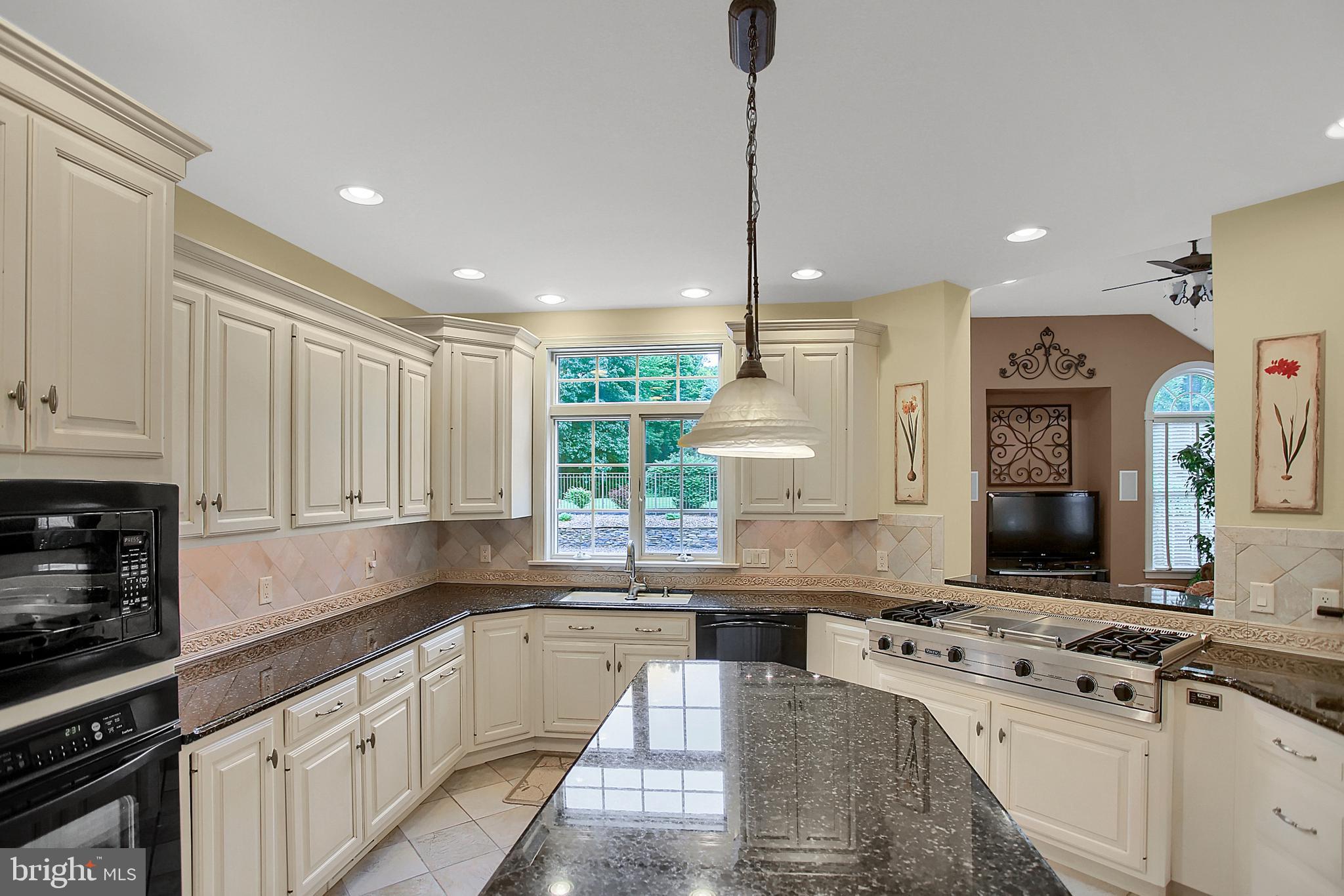 GREEN LANE MANOR - Residential