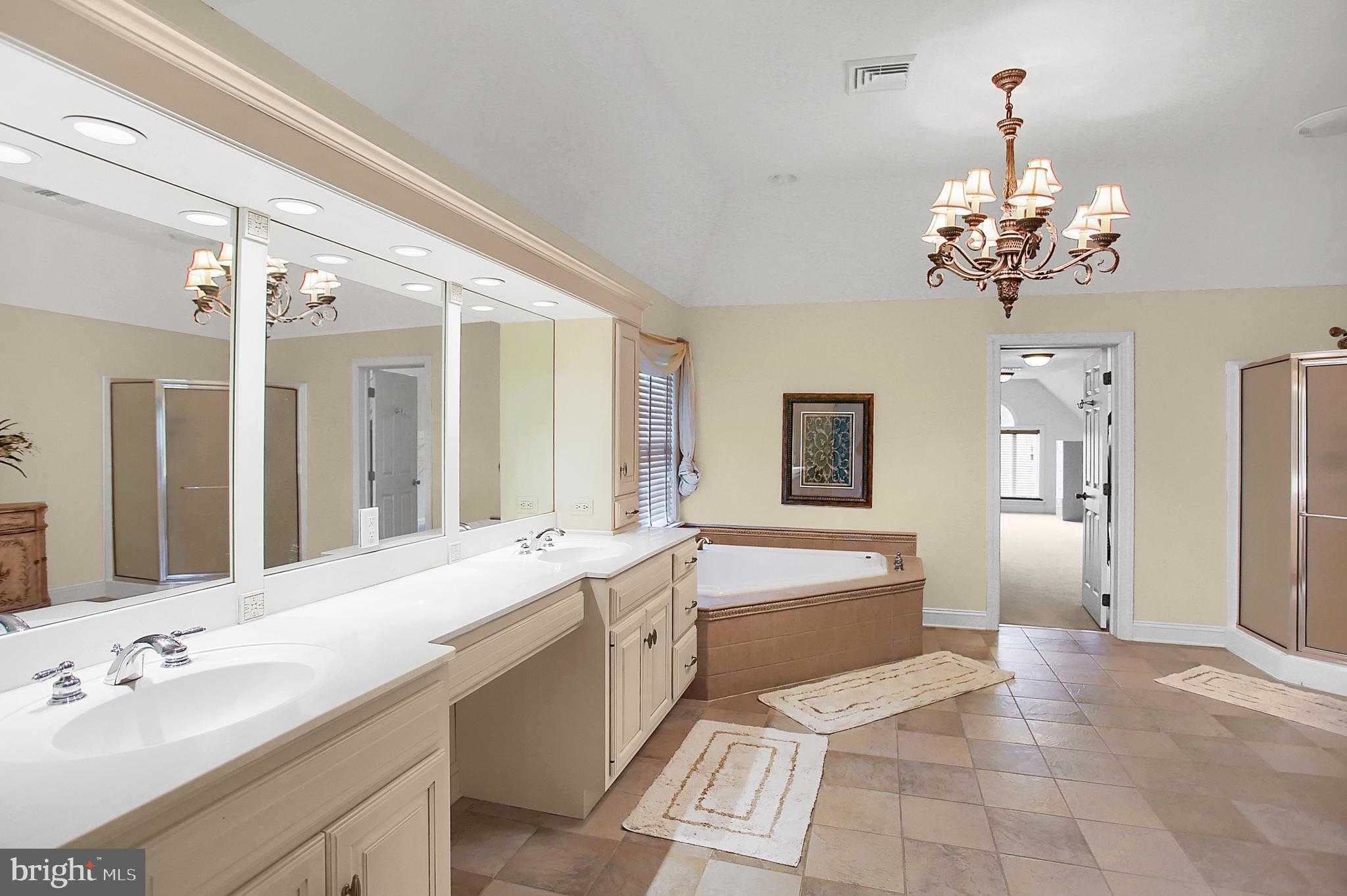 GREEN LANE MANOR - Residential
