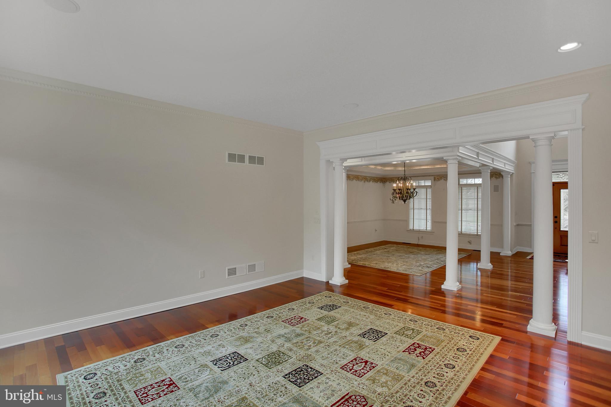 GREEN LANE MANOR - Residential