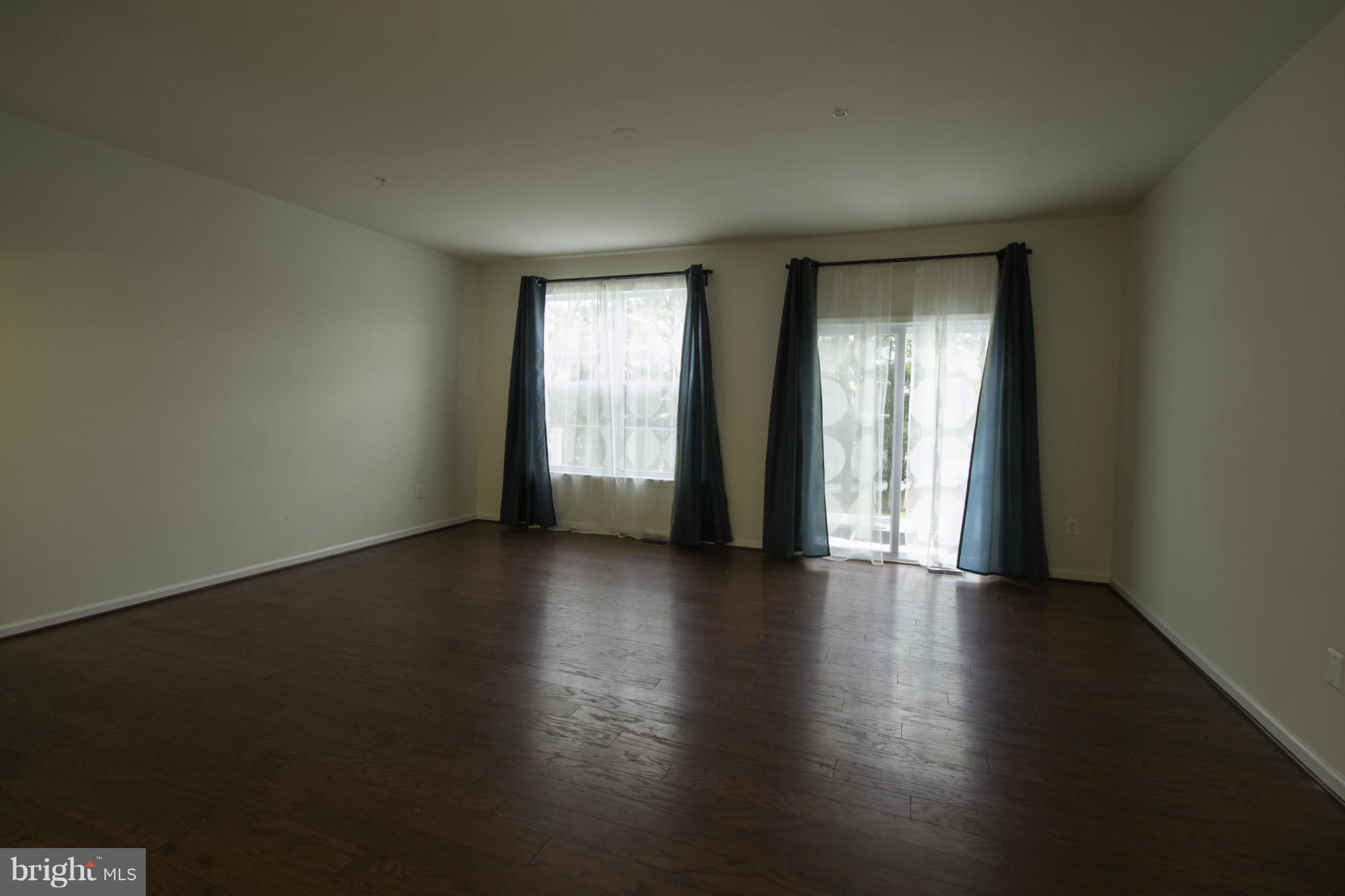 RED OAK CROSSING - Residential Lease